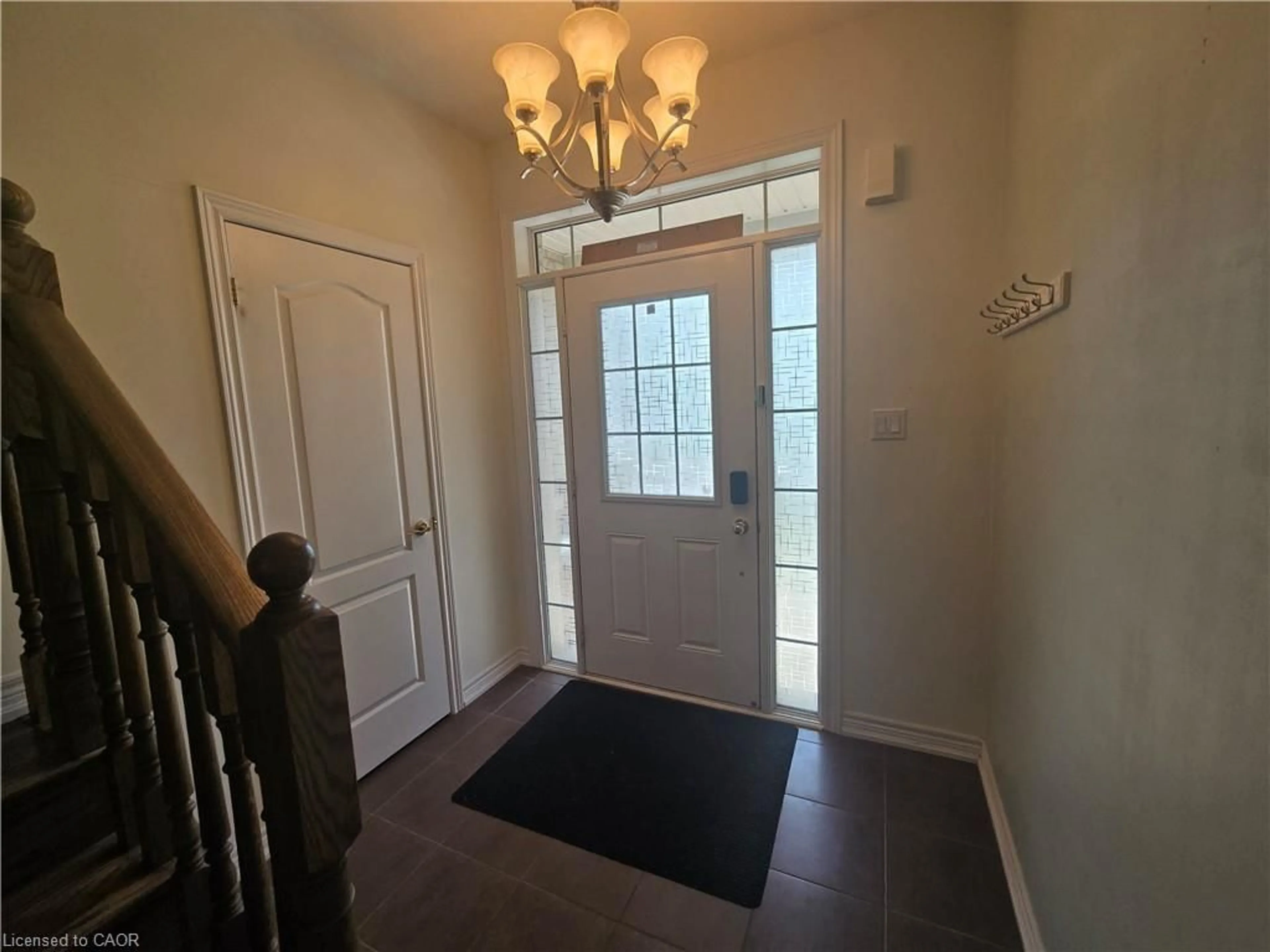 Indoor entryway for 55 Greenwood Dr, Angus Ontario L0M 1B5