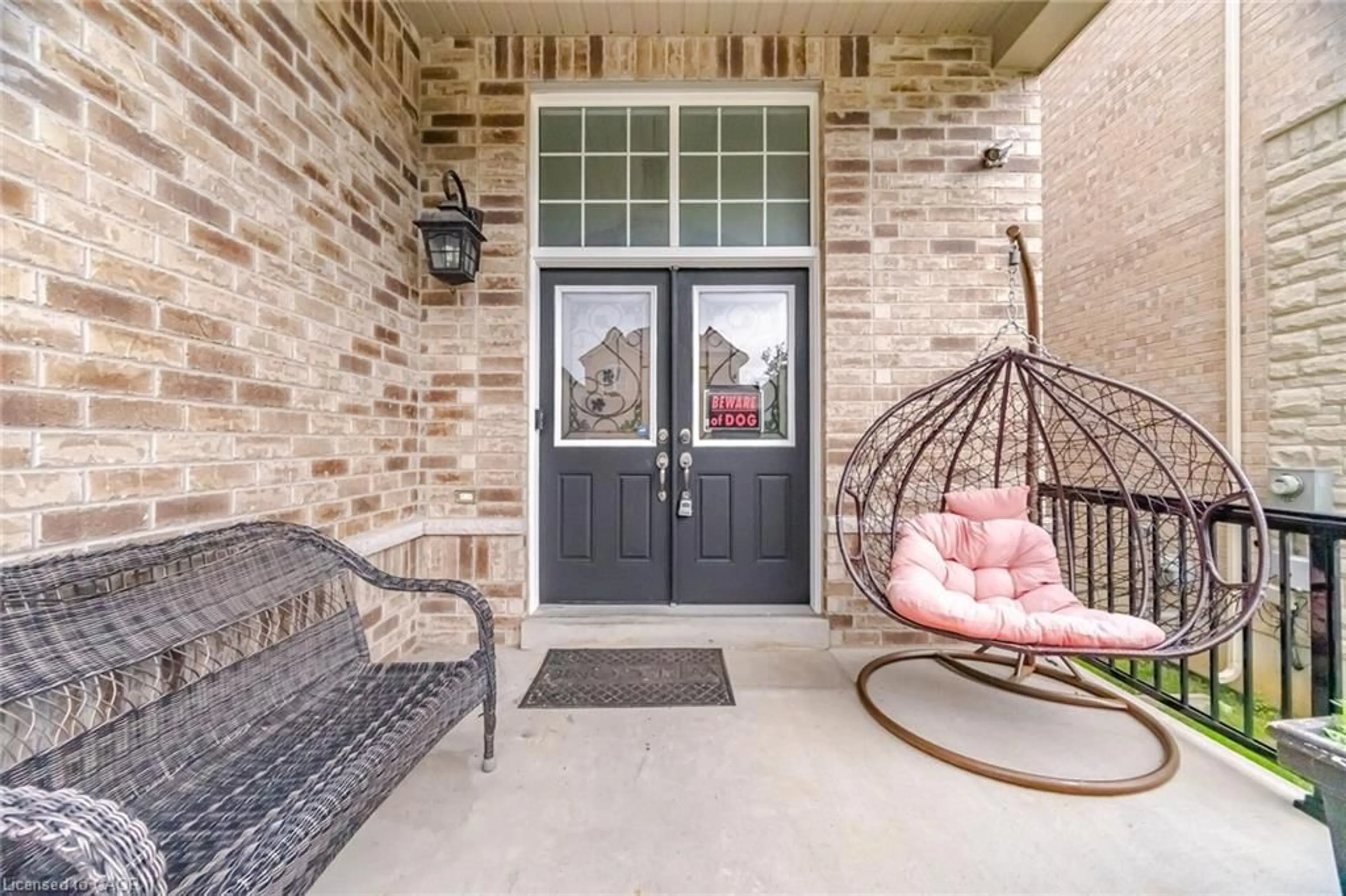 Indoor entryway for 94 Jazz Dr, Maple Ontario L6A 4L2