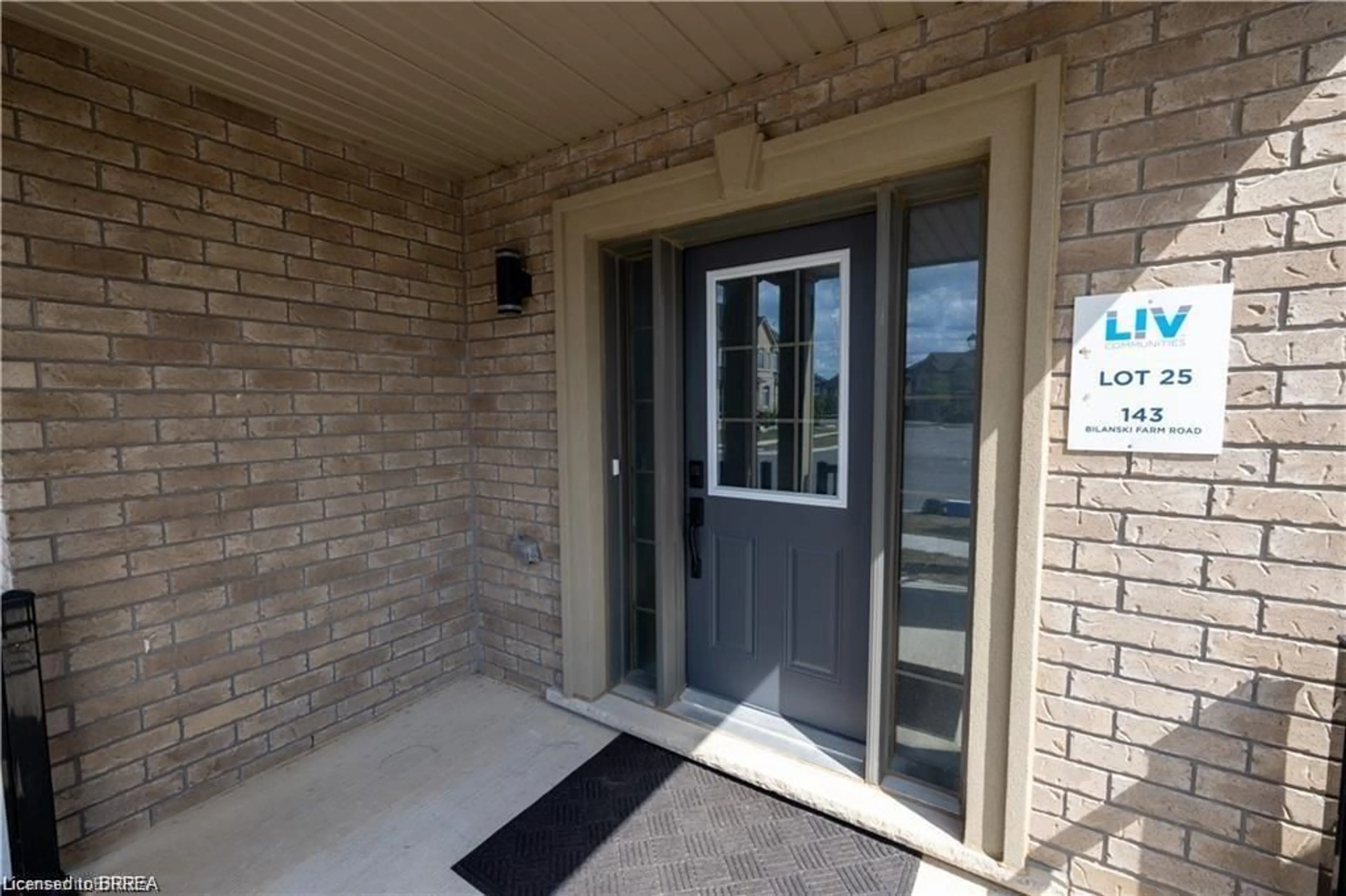 Indoor entryway for 143 Bilanski Farm Rd, Brantford Ontario N3S 0J4