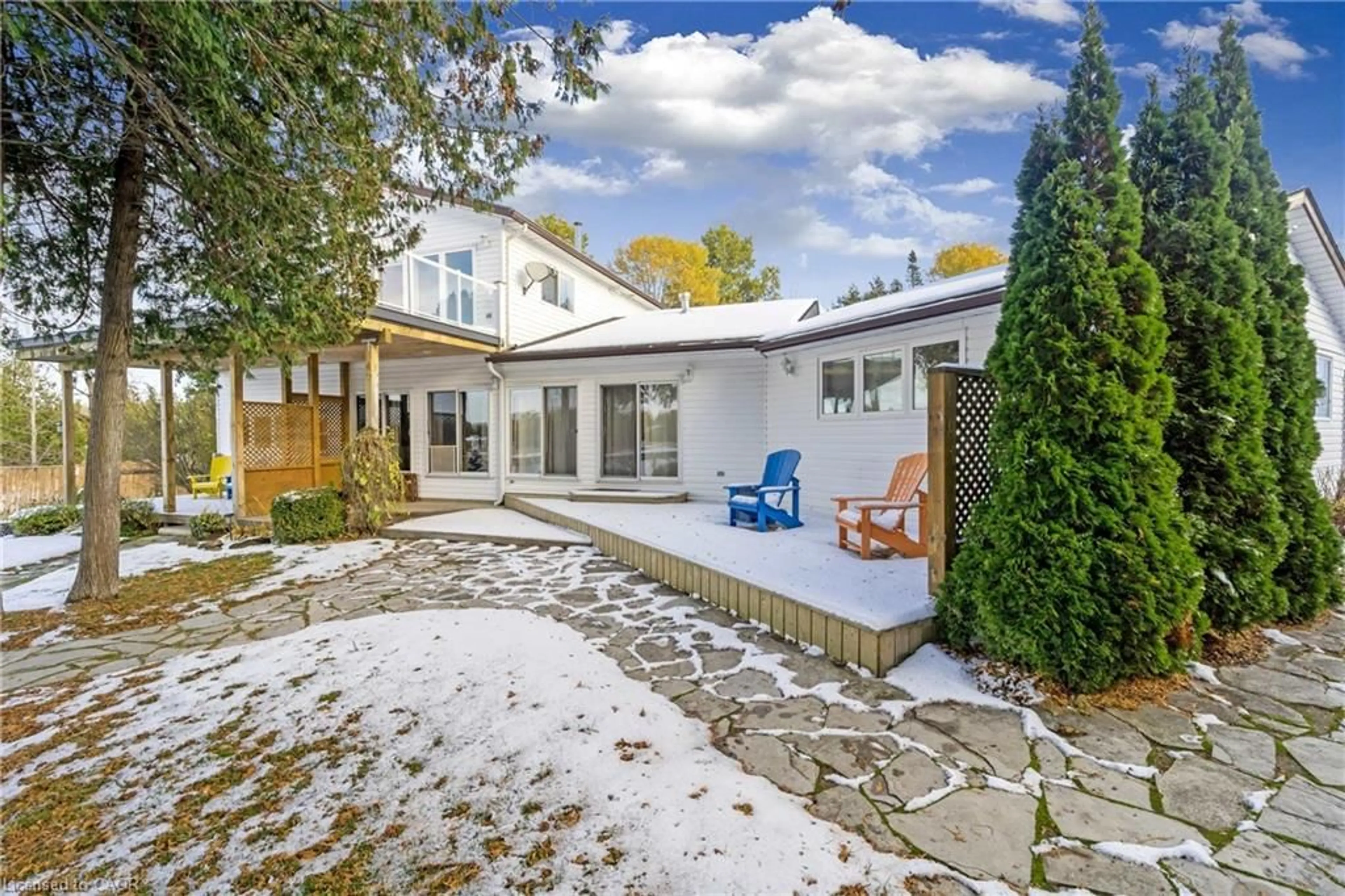 Patio, street for 34 Green Cedar Dr, Northern Bruce Peninsula Ontario N0H 1W0