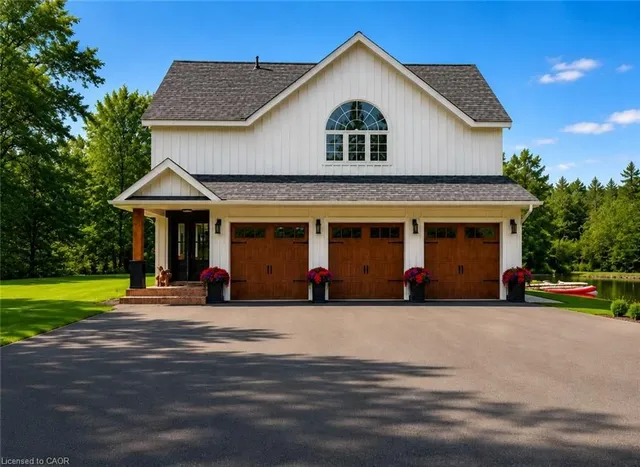 5119 Tenth Line, Erin 5