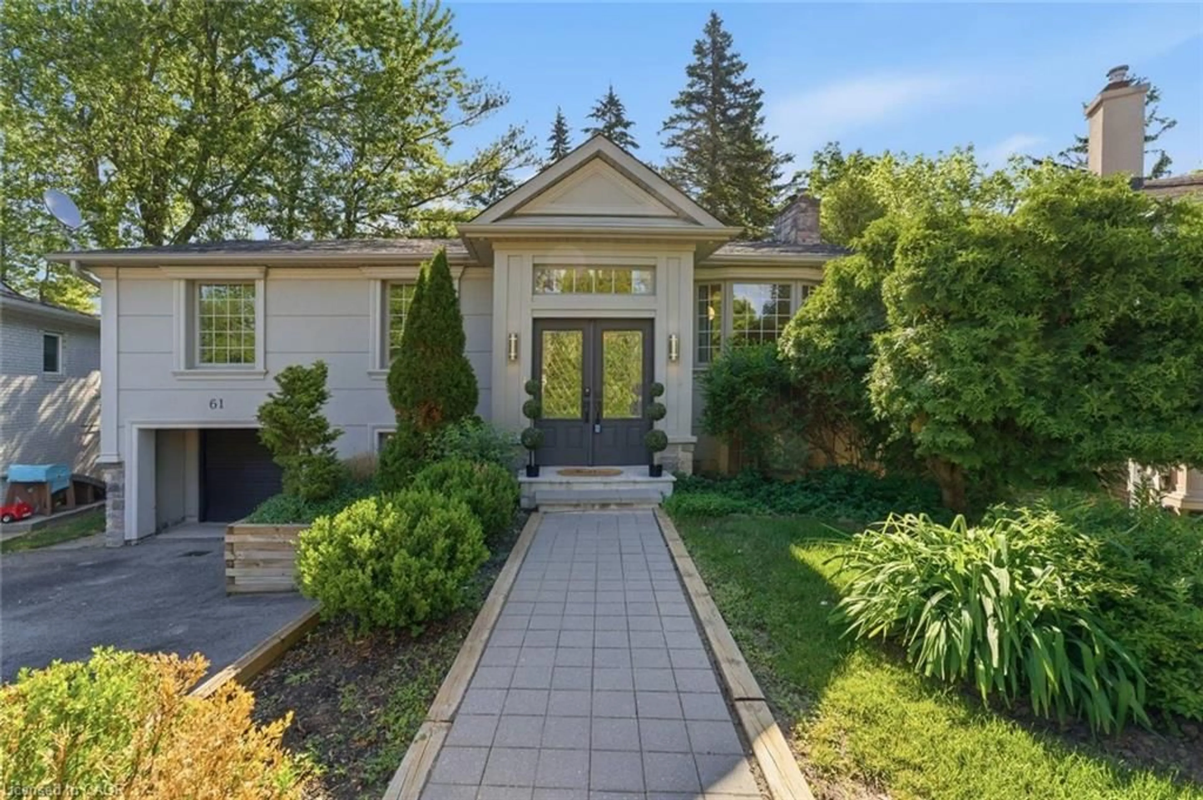 Unknown for 61 Lawnwood Crt, Richmond Hill Ontario L4C 4T1