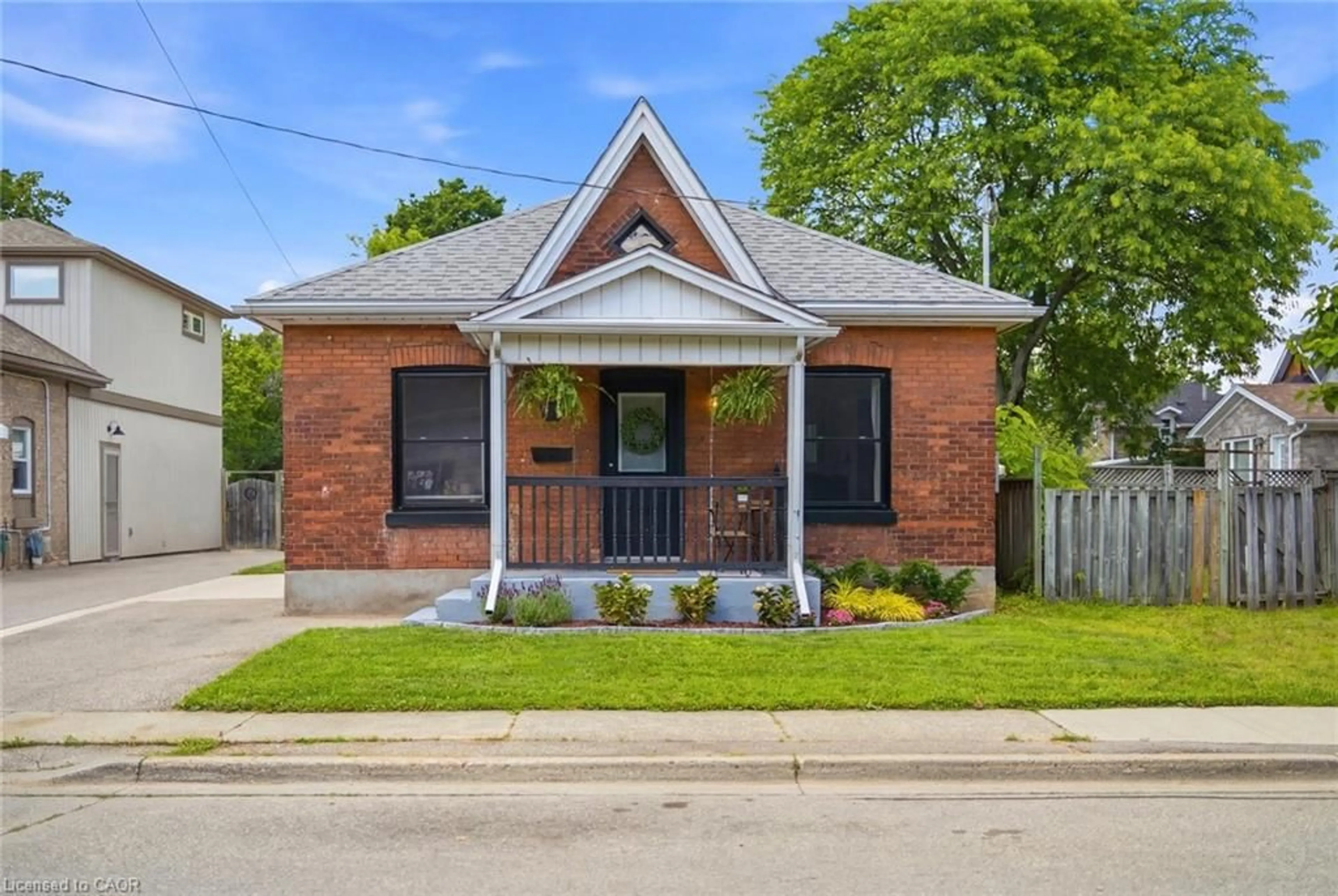 Home with brick exterior material, street for 112 Sydenham St, Brantford Ontario N3R 3Y6