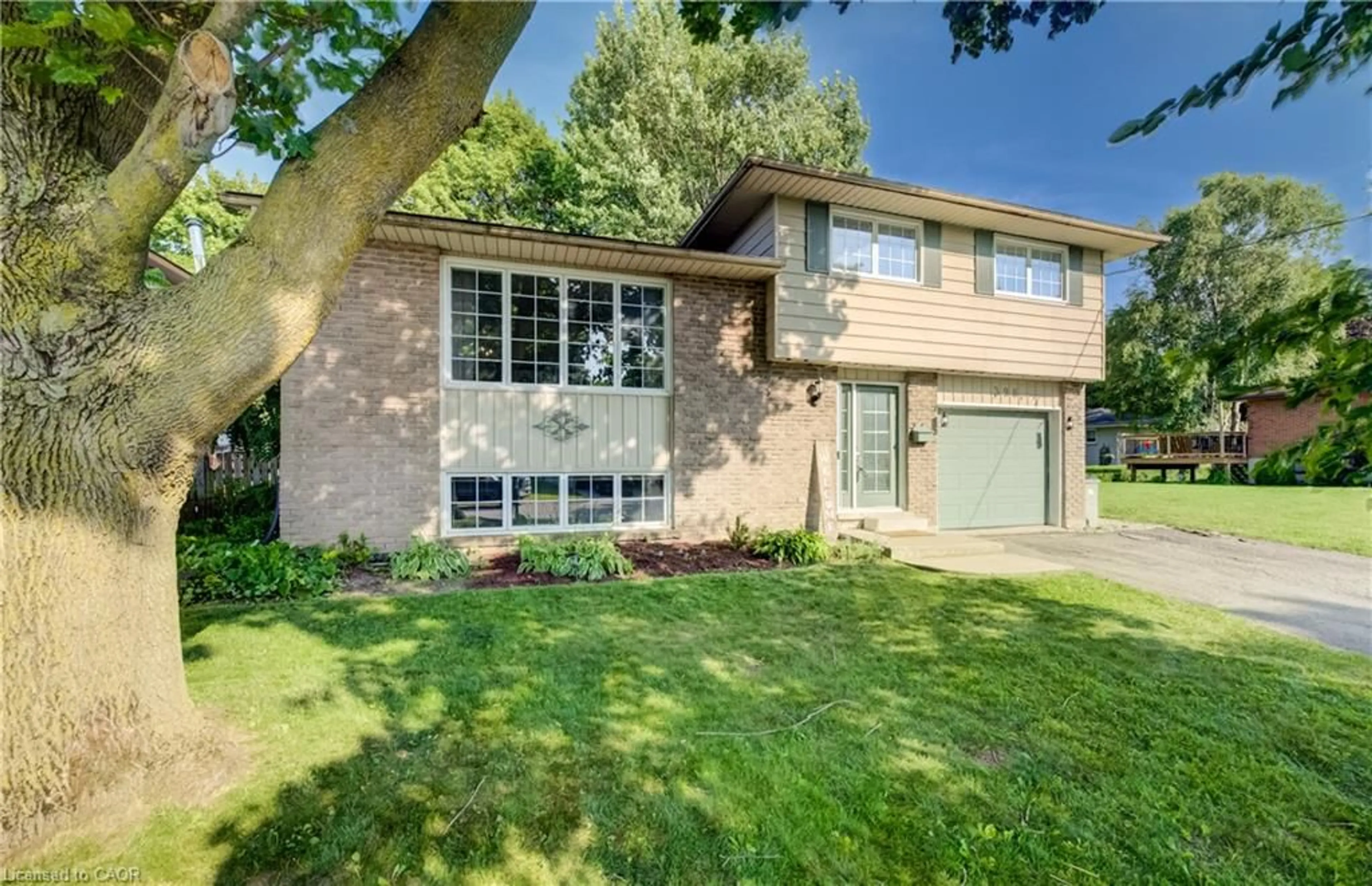 Home with brick exterior material, street for 398 Boyne Ave, Listowel Ontario N4W 3K4