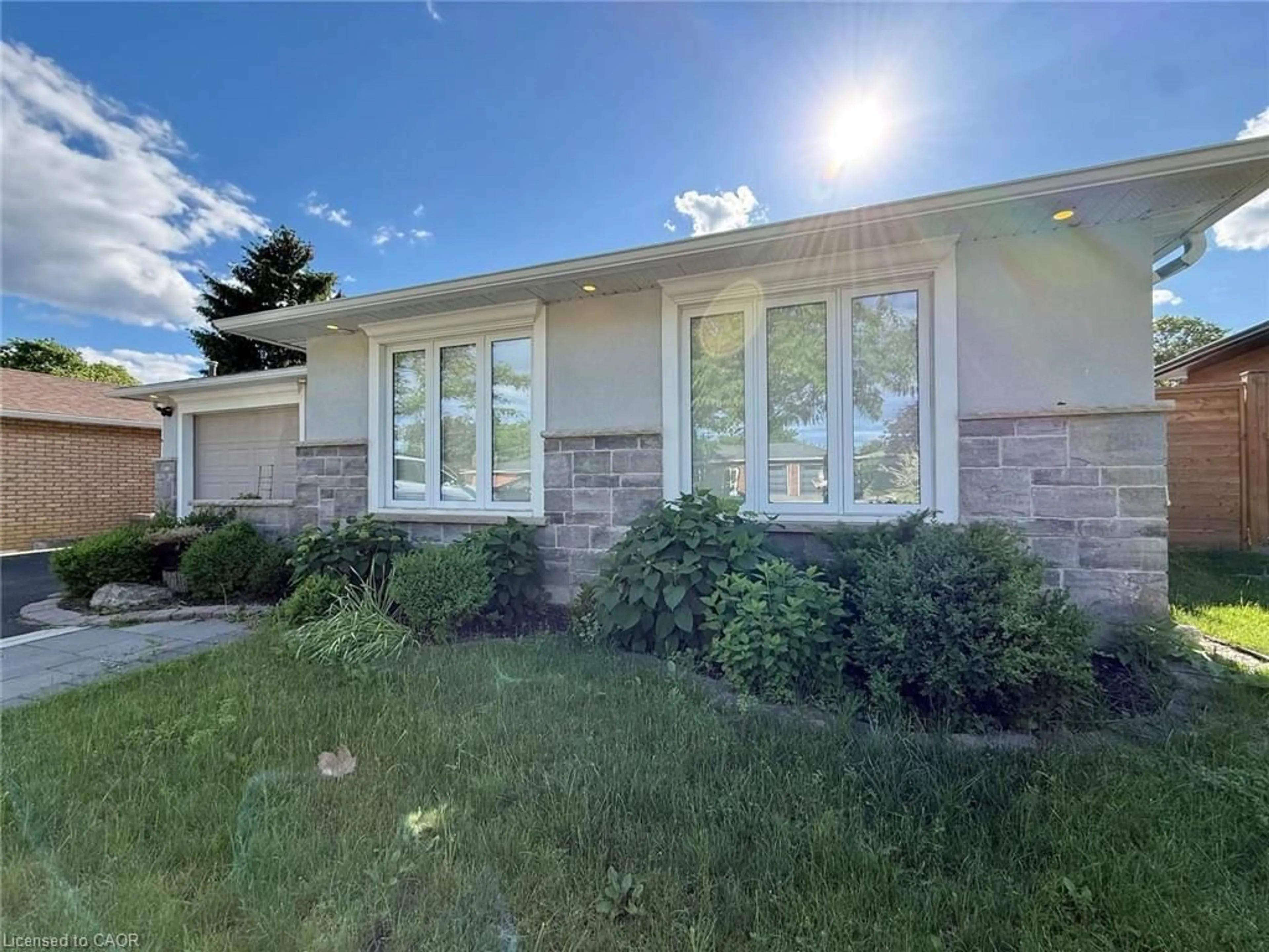 Home with brick exterior material, street for 3135 Palmer Dr, Burlington Ontario L7M 1L2
