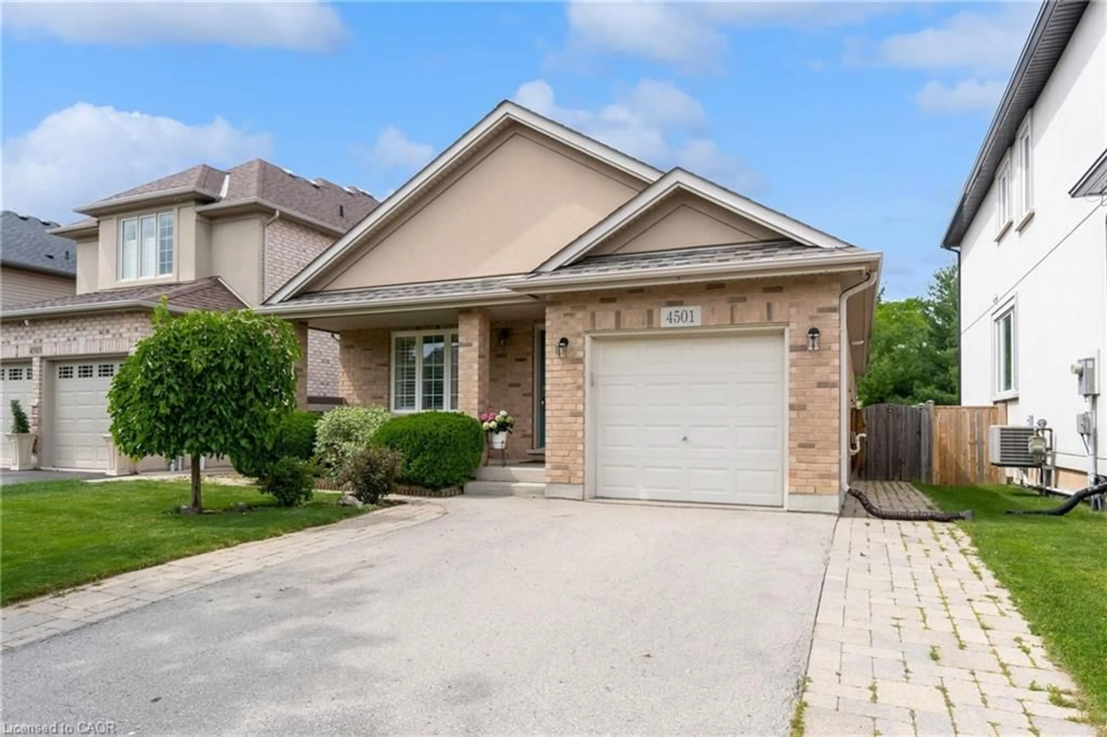 Home with brick exterior material, street for 4501 Frances Cres, Beamsville Ontario L3J 0E8
