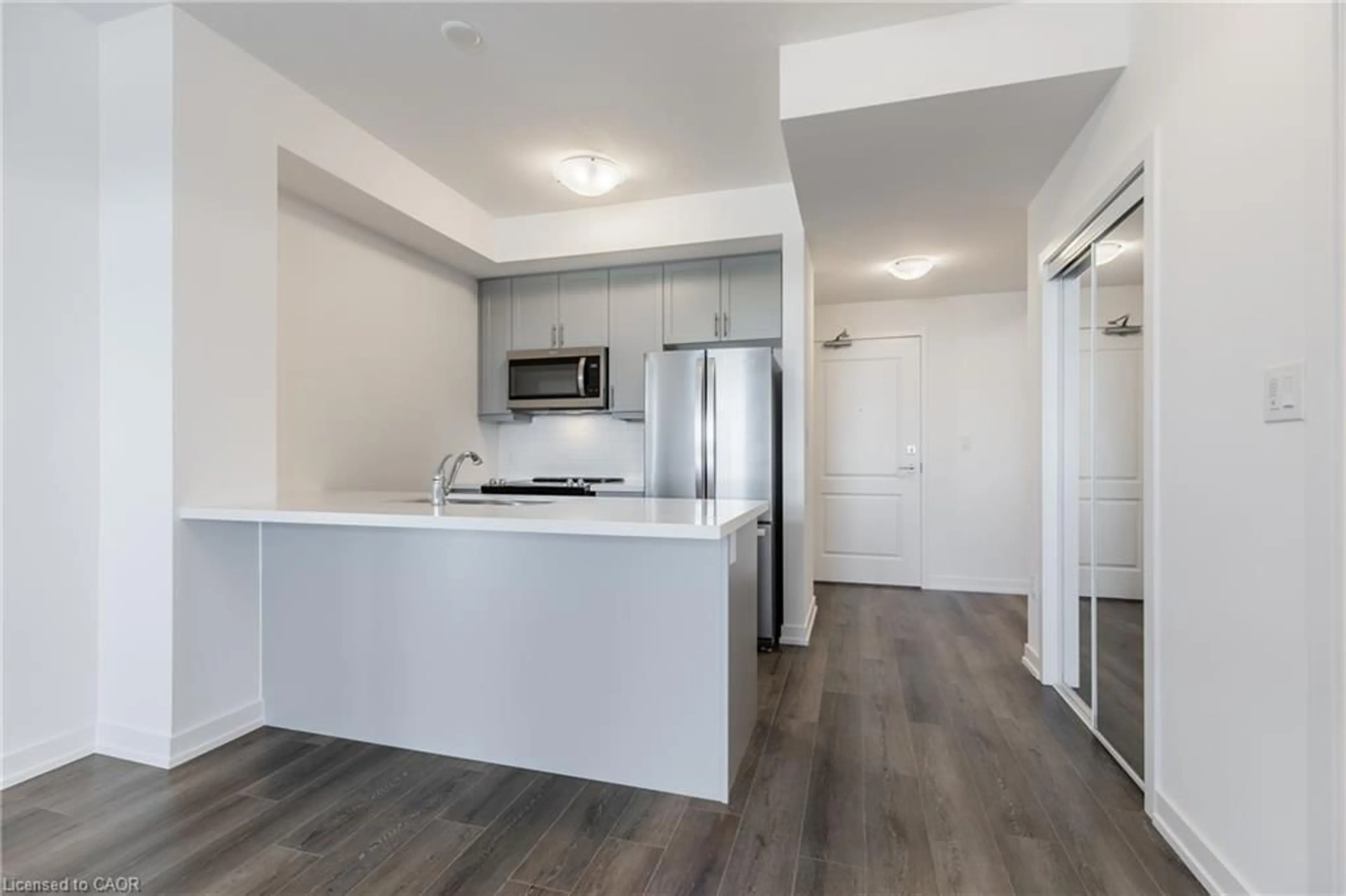 Open concept kitchen, unknown for 10 Mallard Trail #336, Waterdown Ontario L8B 2A7