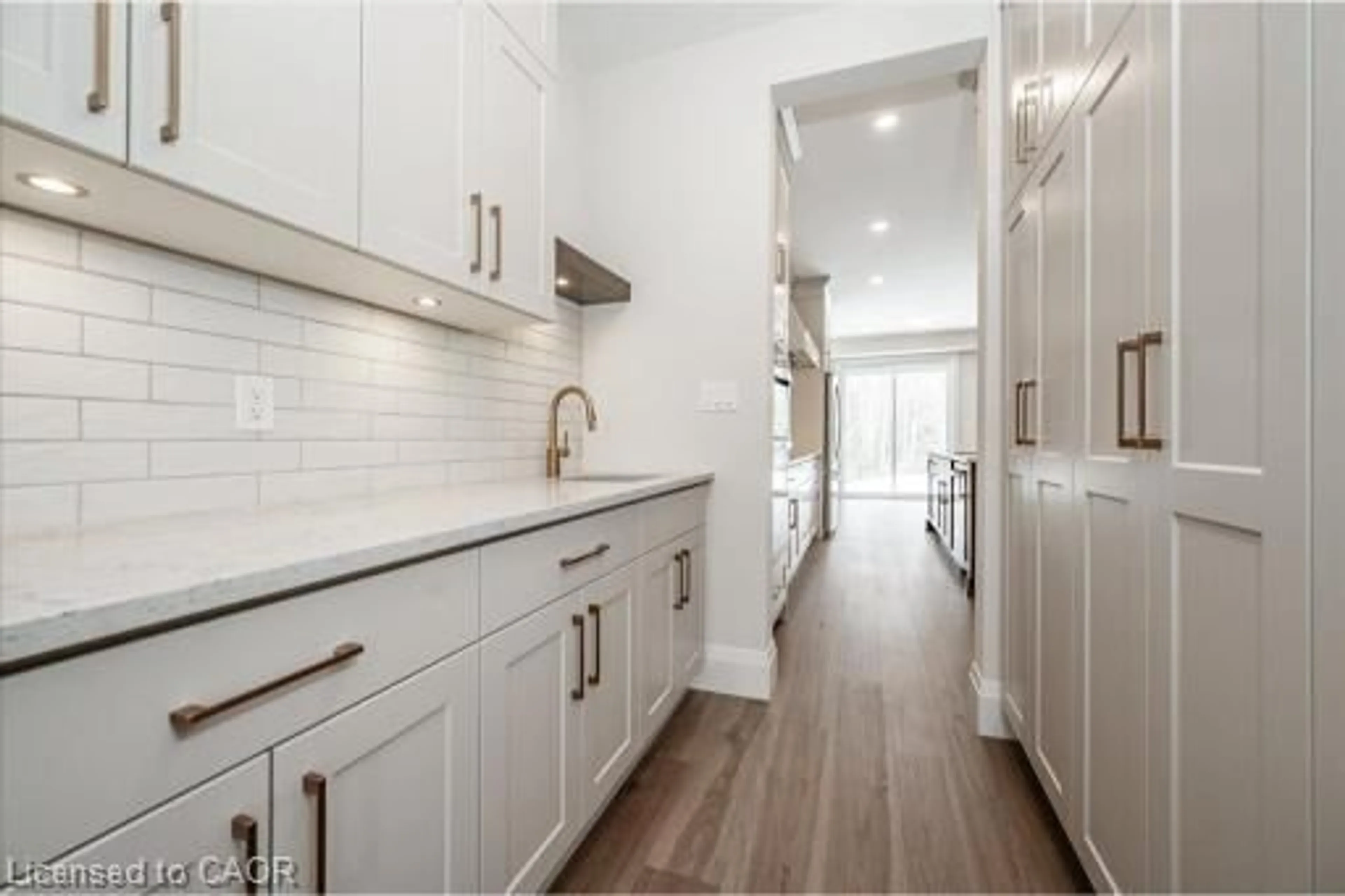 Open concept kitchen, ceramic/tile floor for 79 Imrie Rd, Elora Ontario N0B 1S0