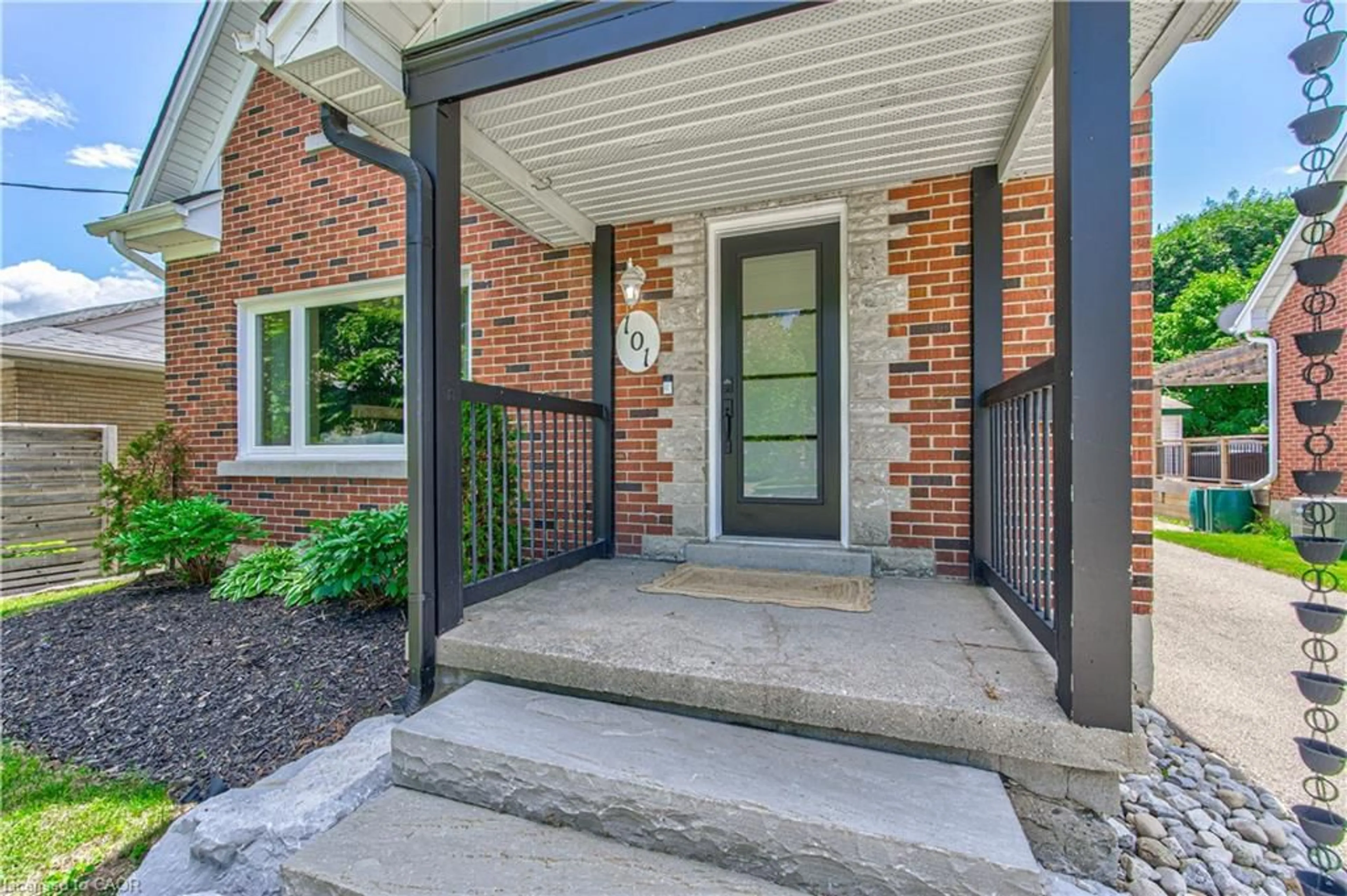 Indoor entryway for 101 Talbot St, Kitchener Ontario N2M 2B2