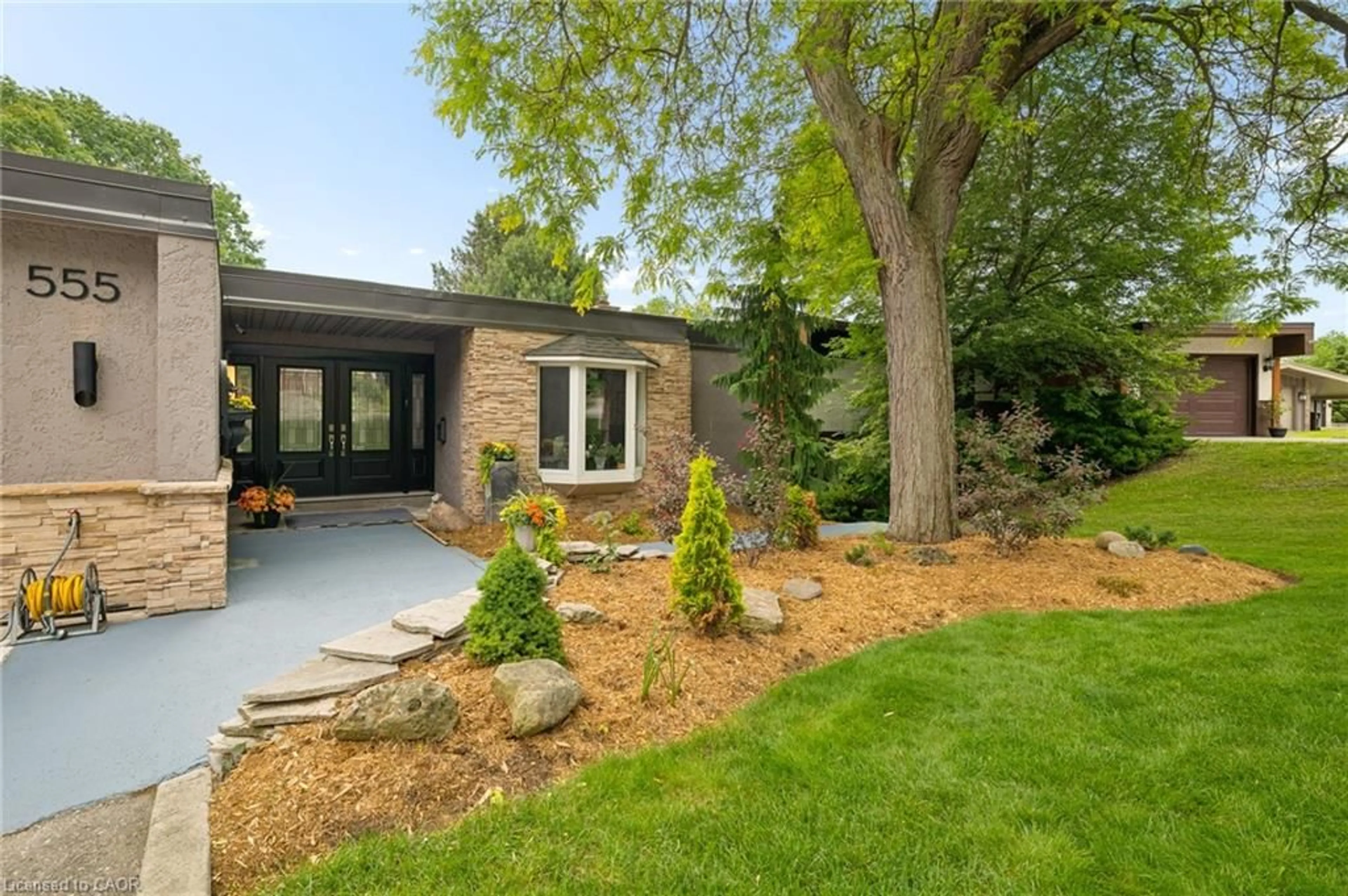 Home with brick exterior material, street for 555 Fountain St, Cambridge Ontario N3H 1J2