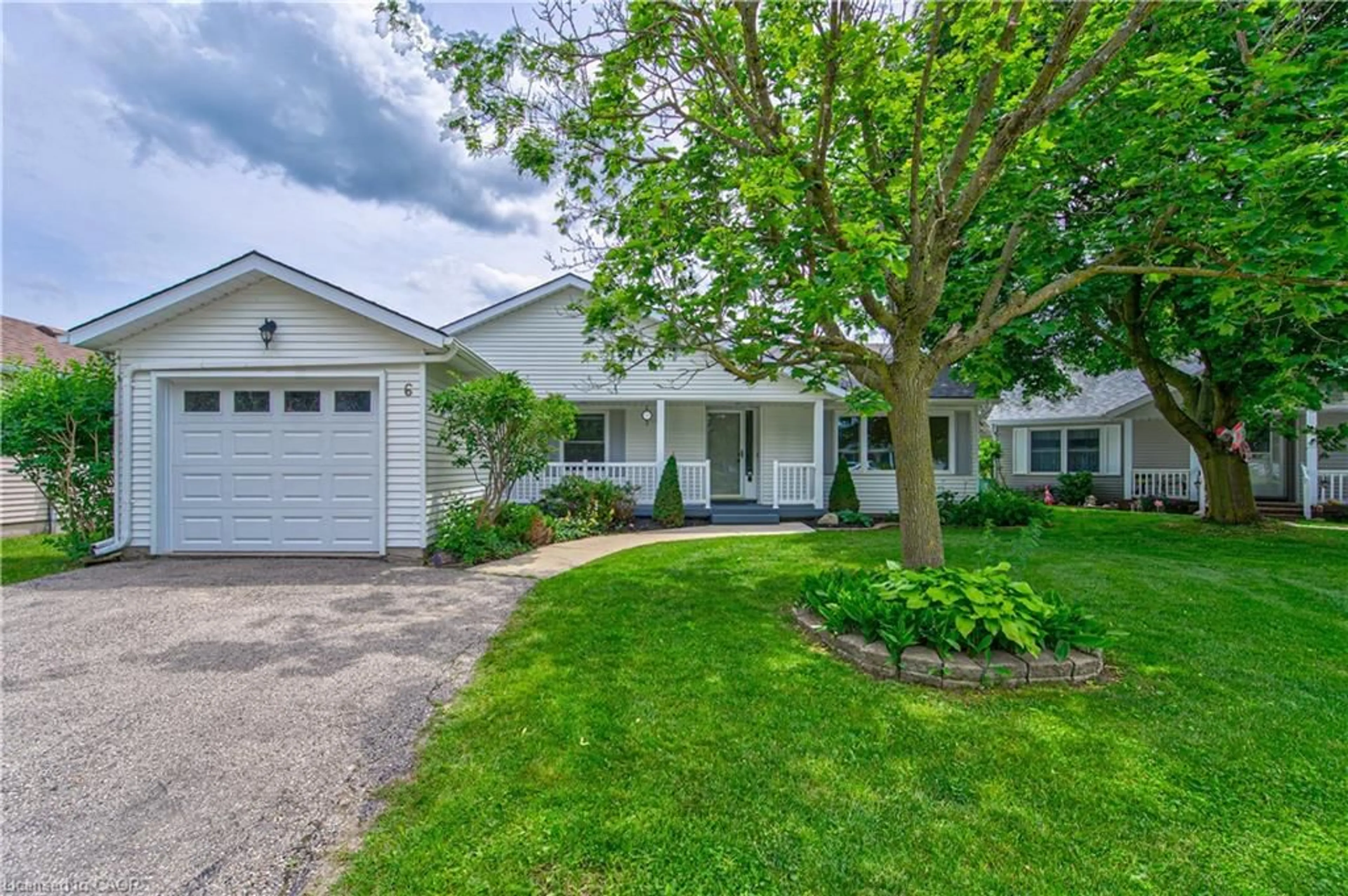 Home with vinyl exterior material, street for 6 Pinetree Crt, New Hamburg Ontario N3A 2G1