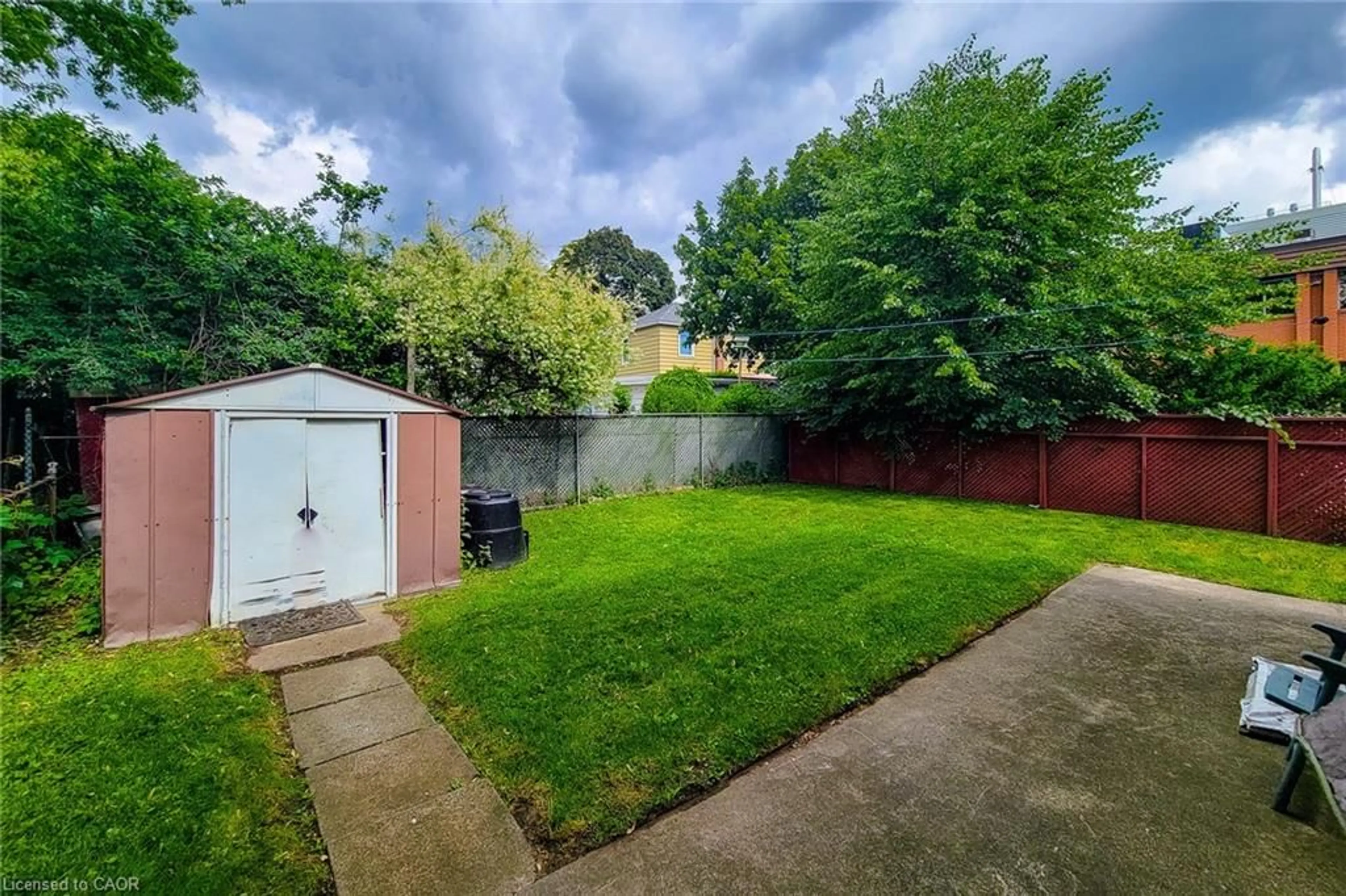 A pic from outside/outdoor area/front of a property/back of a property/a pic from drone, street for 12 East 27th St, Hamilton Ontario L8V 3E7