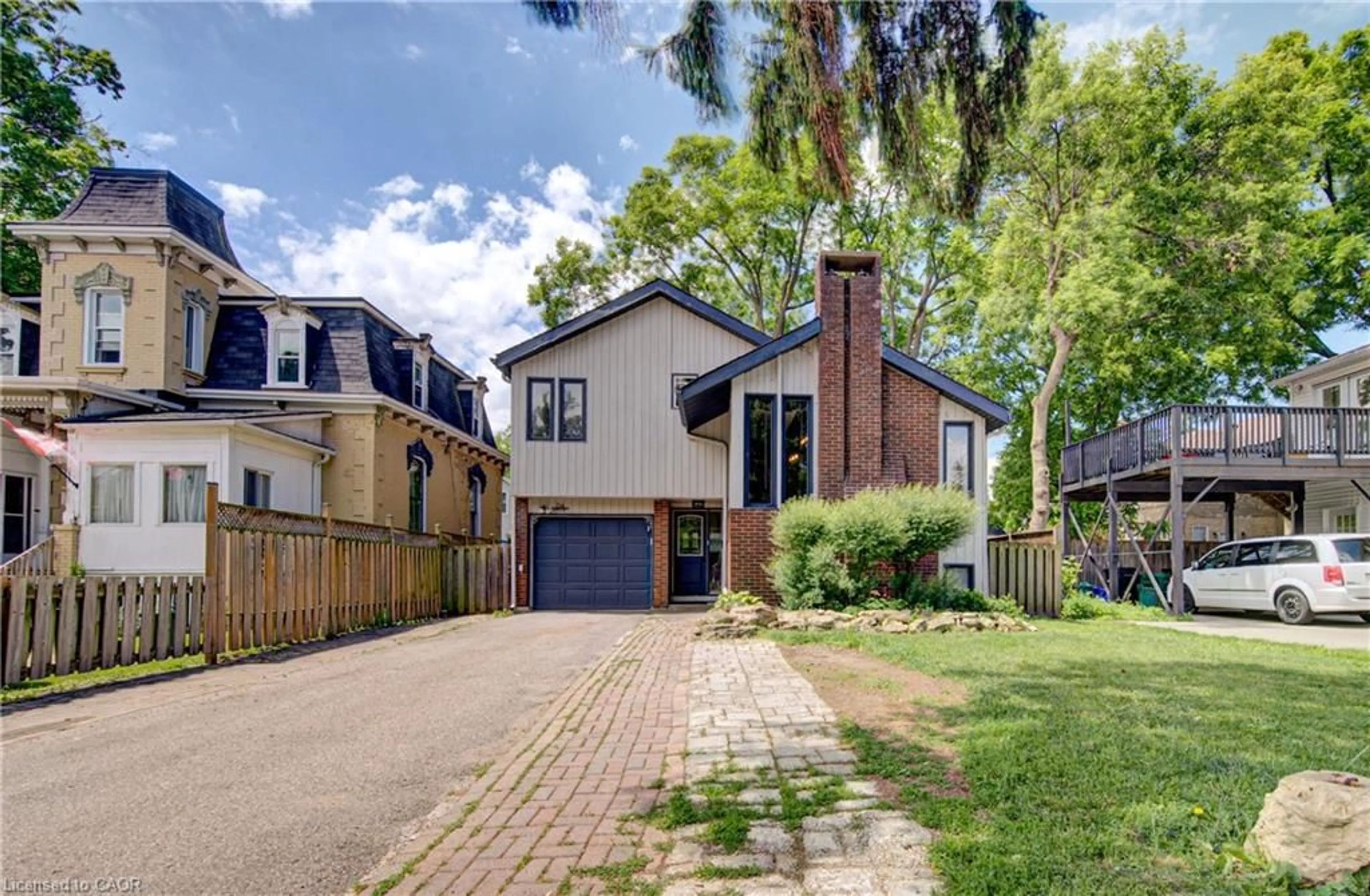 Home with brick exterior material, street for 154 Grand Ave, Cambridge Ontario N1S 2M4
