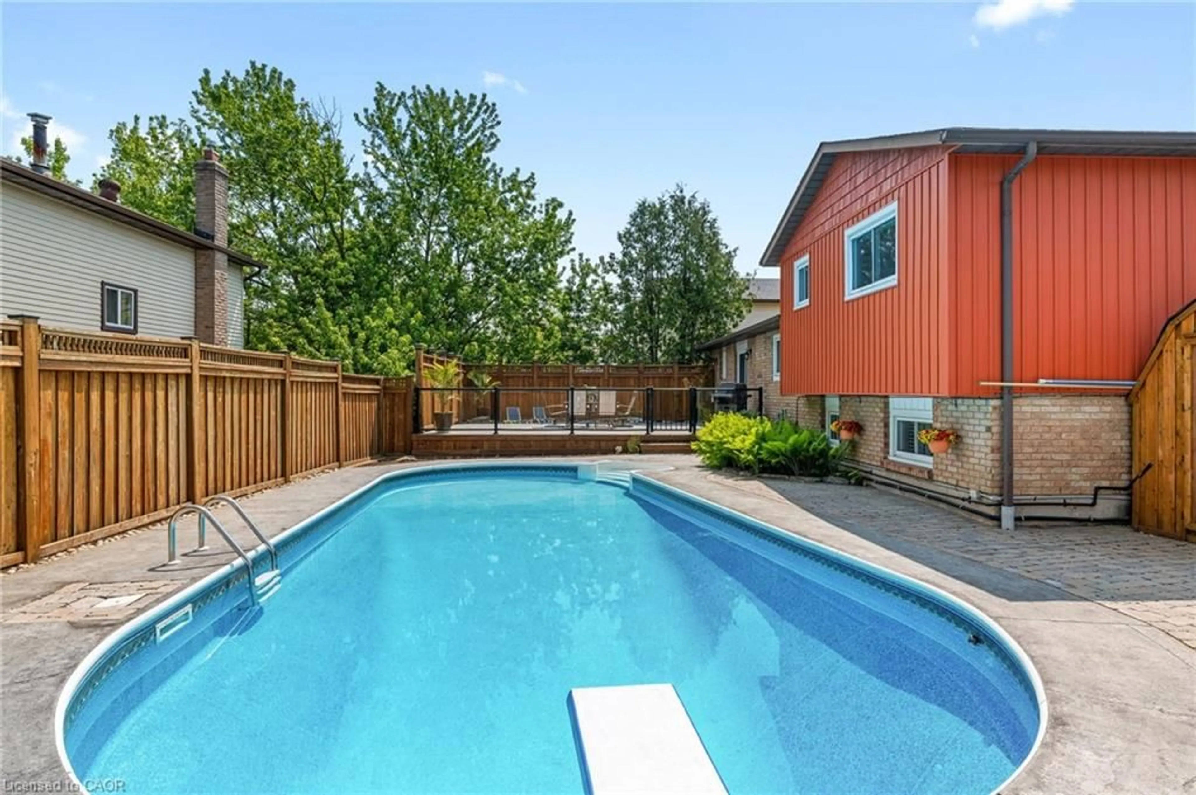 Pool for 25 Burke Dr, Caledonia Ontario N3W 1C3