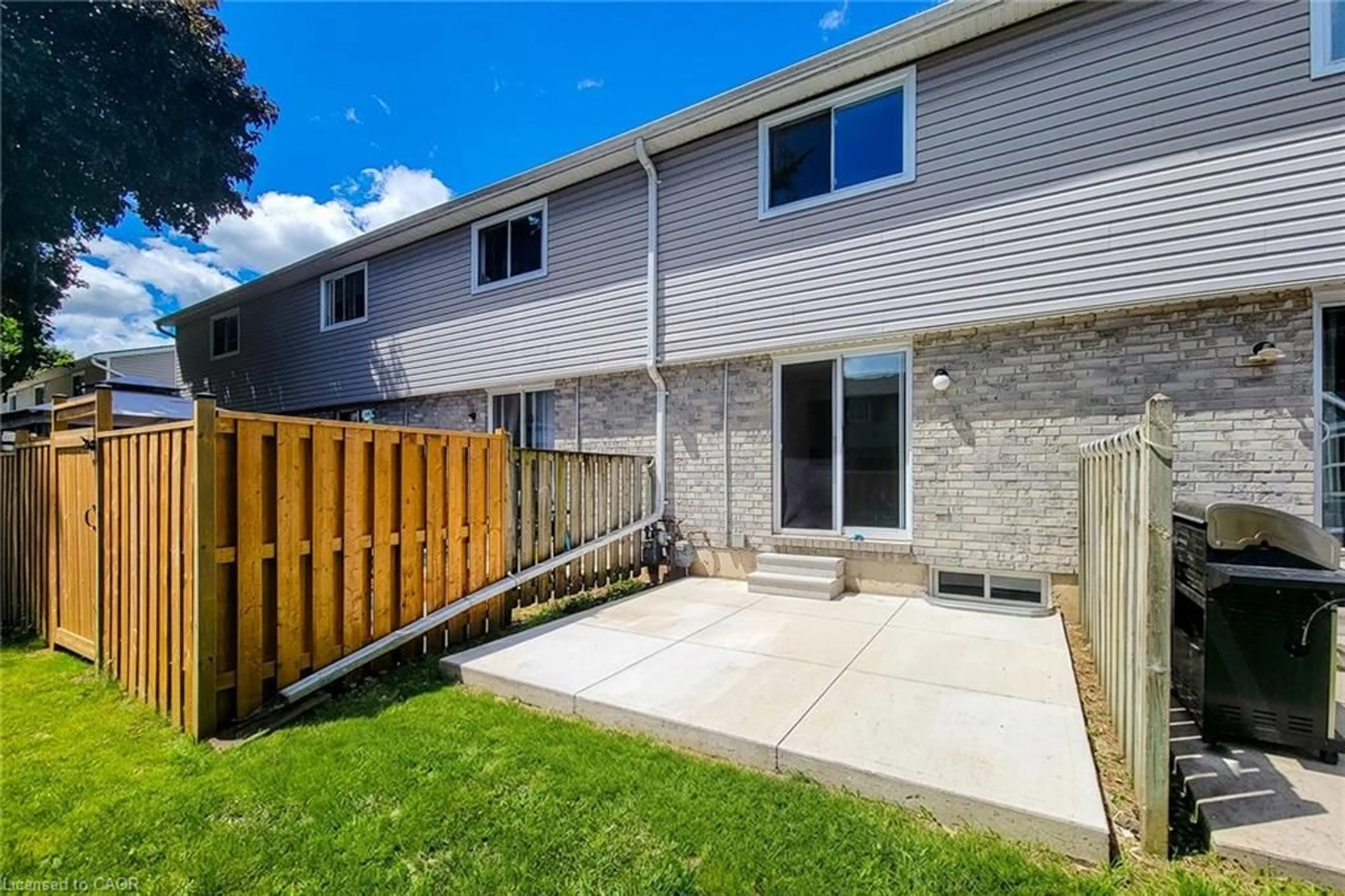 Patio, street for 488 Grey St #29, Brantford Ontario N3S 7S6