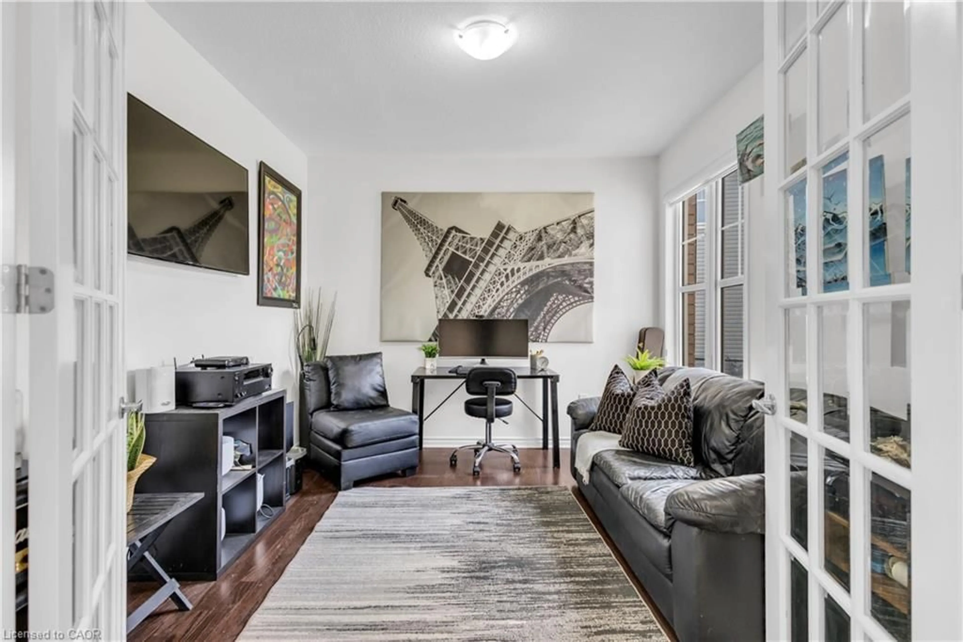 Living room with furniture, unknown for 236 Shady Glen Cres, Kitchener Ontario N2R 0J8