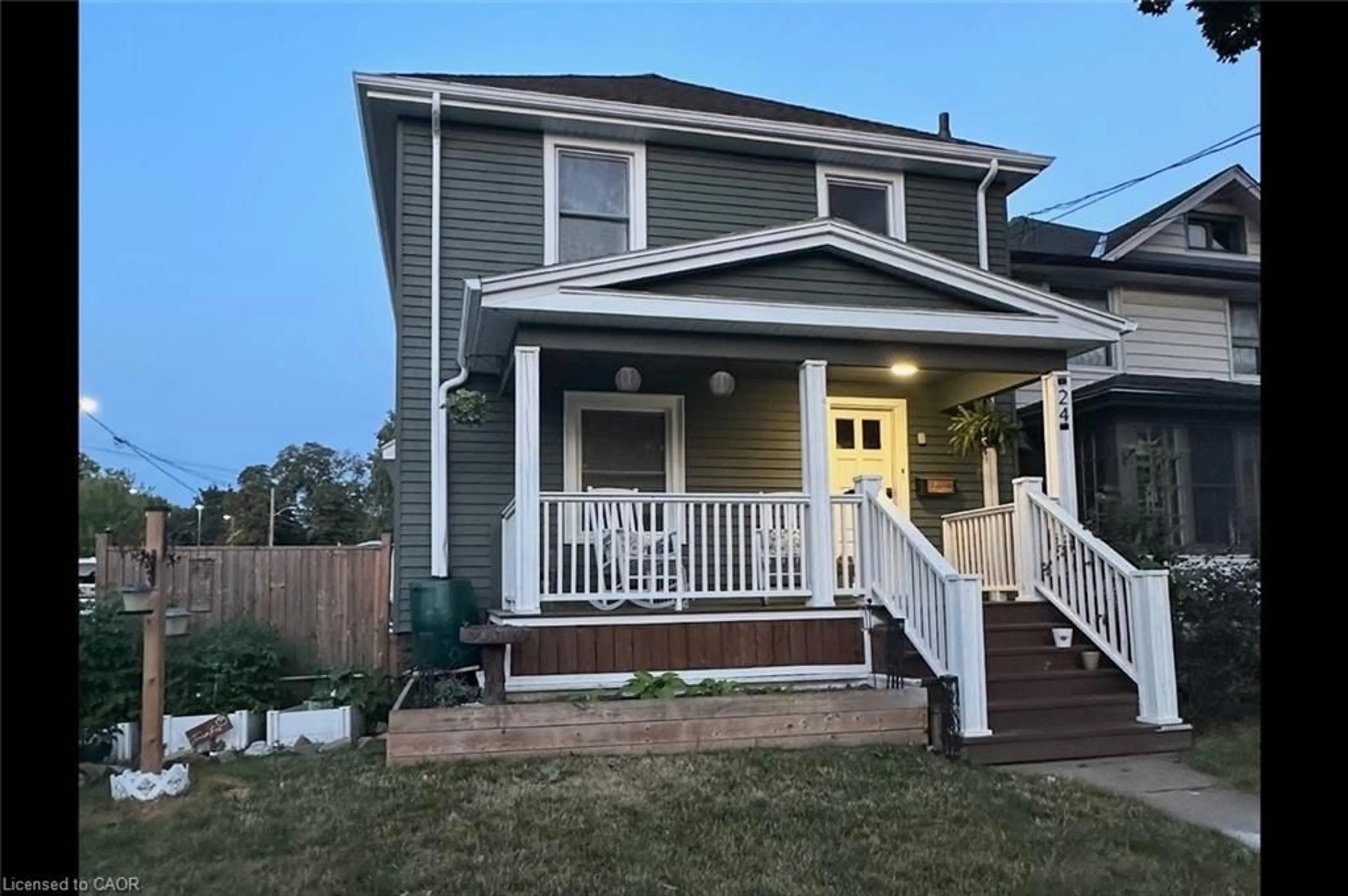 Home with vinyl exterior material, street for 24 Fitzgerald St, St. Catharines Ontario L2R 4B3
