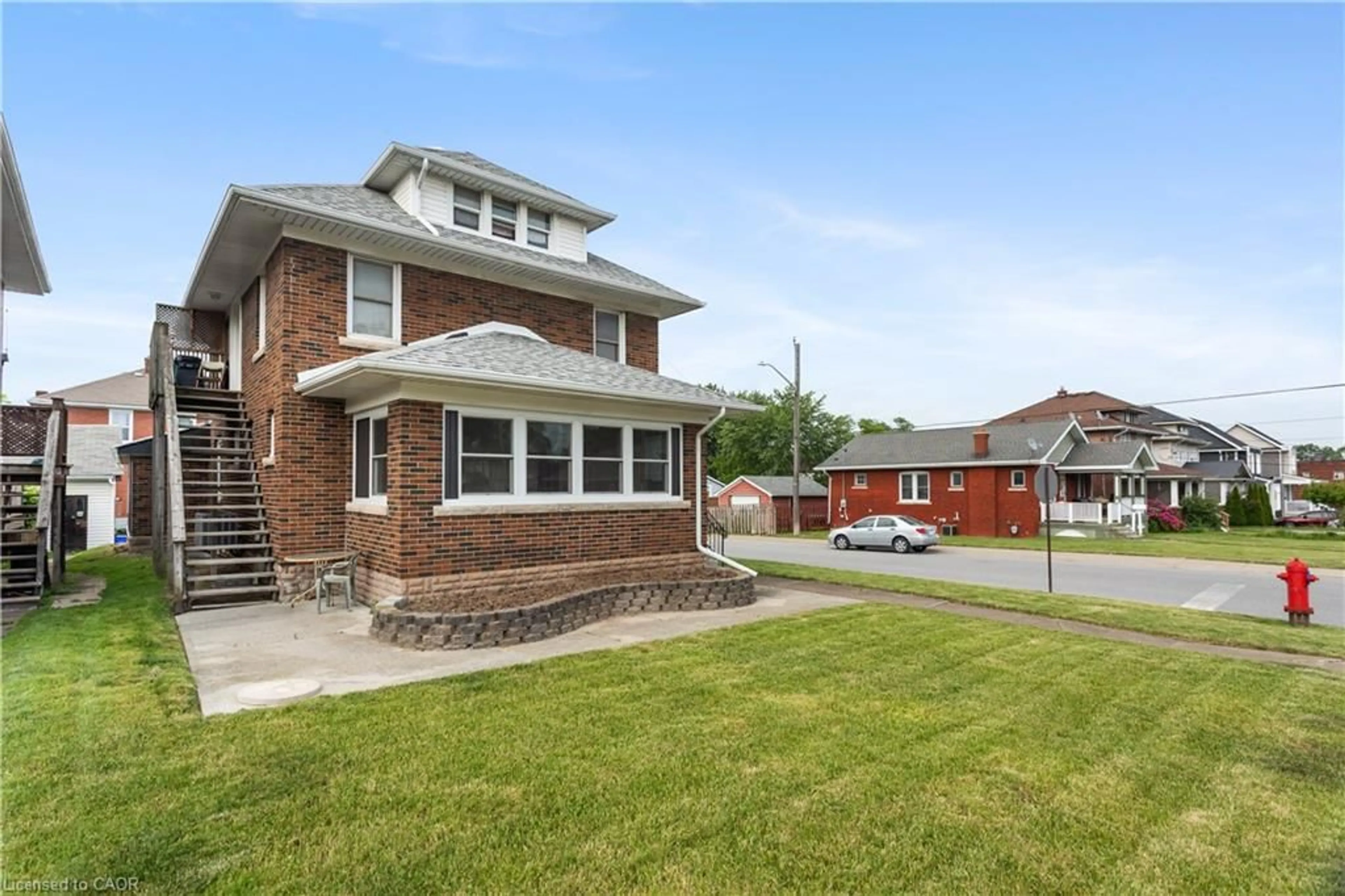 Home with brick exterior material, street for 5155 Bridge St, Niagara Falls Ontario L2E 2T2