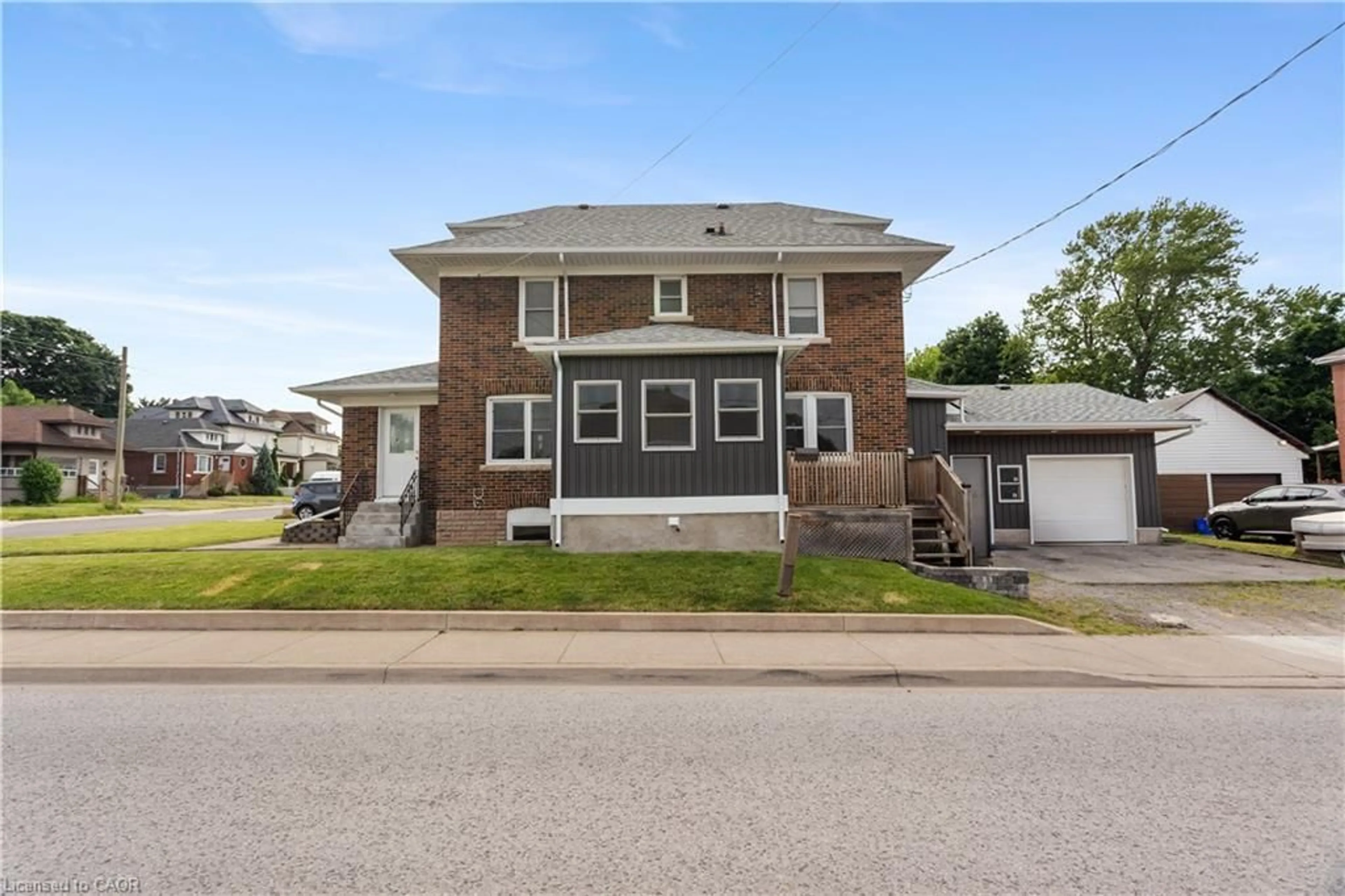 Home with brick exterior material, street for 5155 Bridge St, Niagara Falls Ontario L2E 2T2