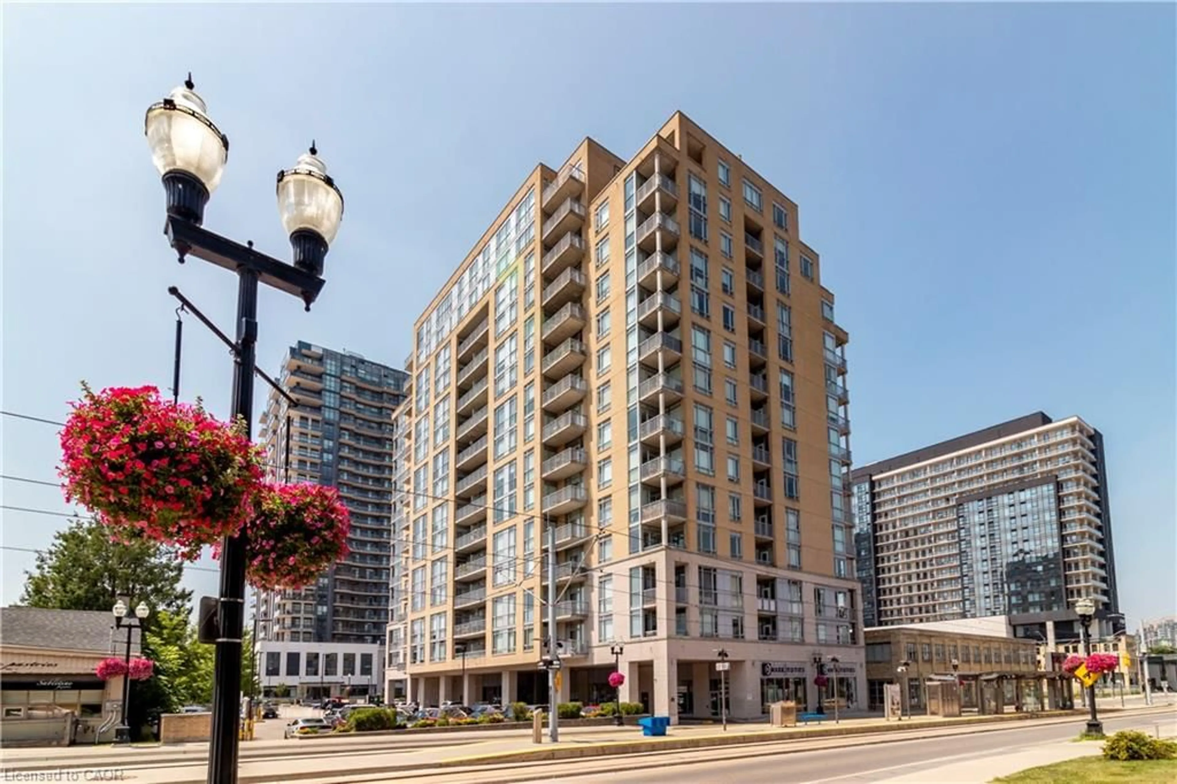 Patio, building for 191 King St #506, Waterloo Ontario N2J 1R1