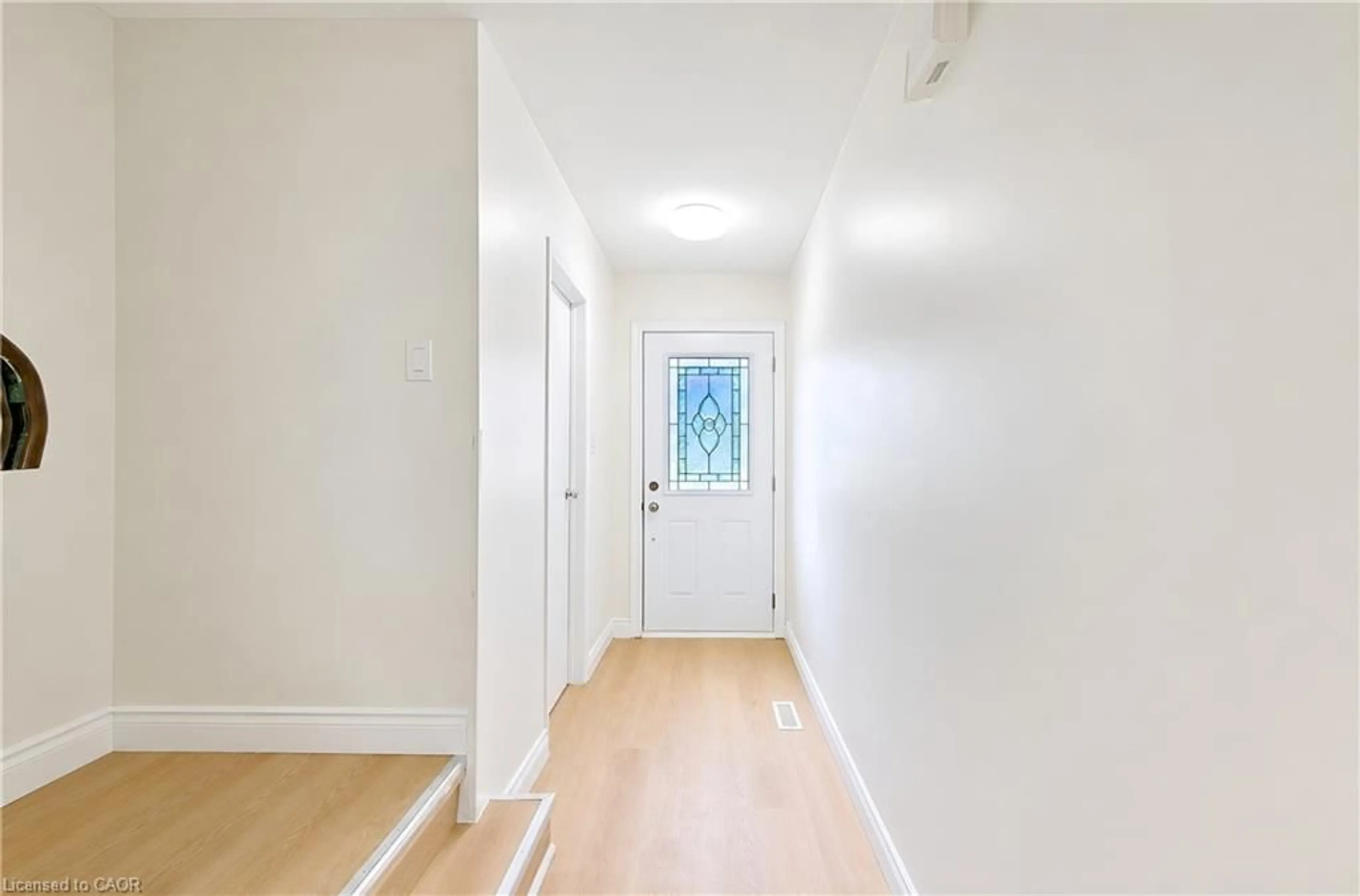 Indoor entryway for 45-399 Vodden St, Brampton Ontario L6V 3V1