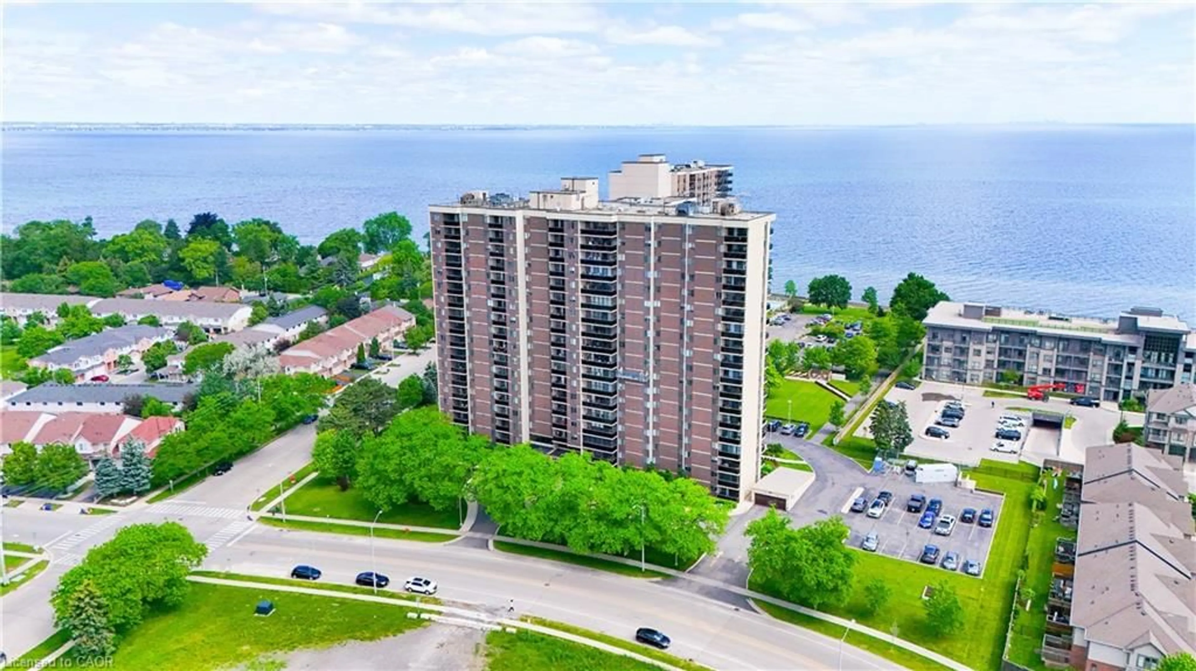 A pic from outside/outdoor area/front of a property/back of a property/a pic from drone, water/lake/river/ocean view for 301 Frances Ave #802, Hamilton Ontario L8E 3W6