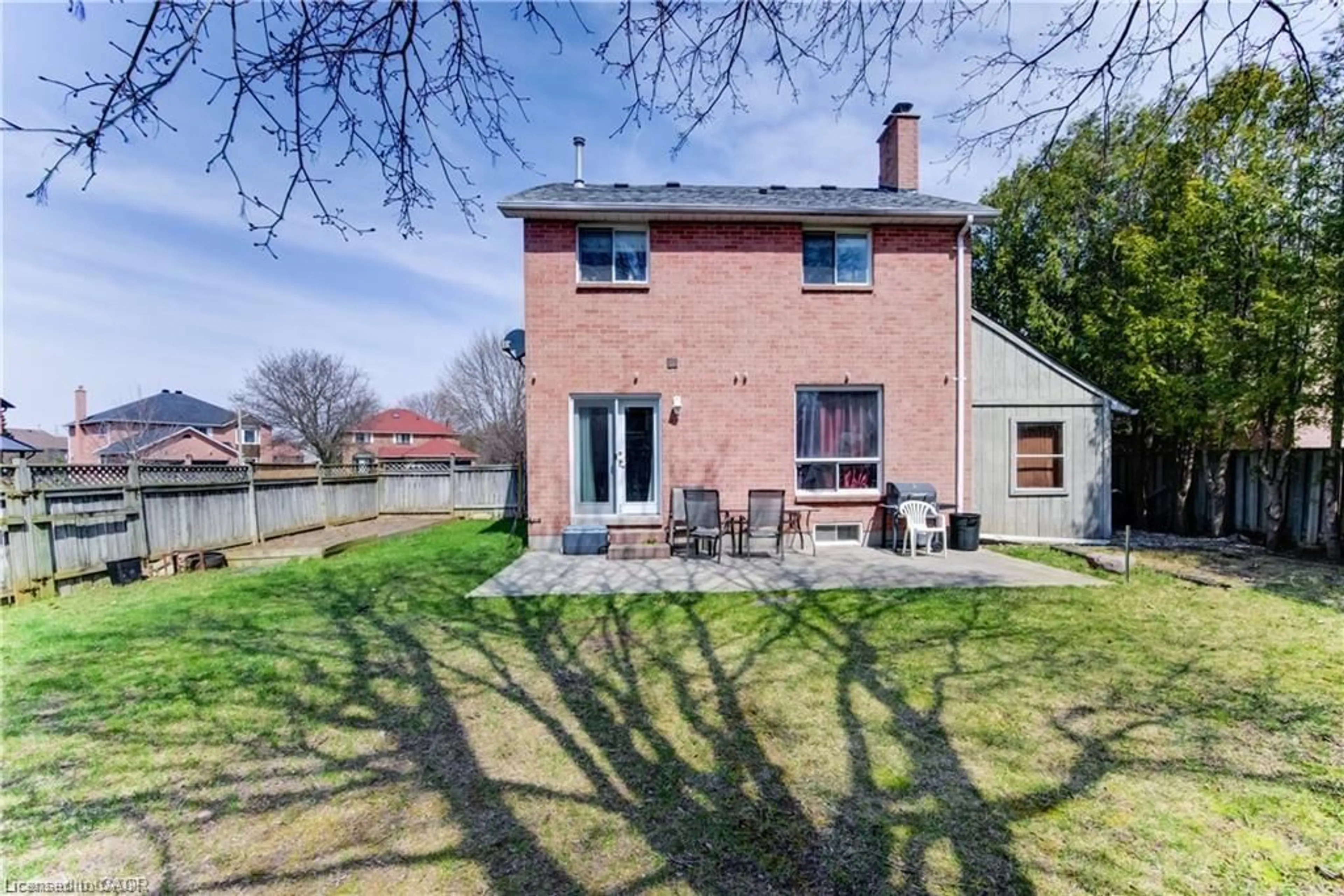 A pic from outside/outdoor area/front of a property/back of a property/a pic from drone, street for 27 Tassie Lane, Cambridge Ontario N1T 1C7