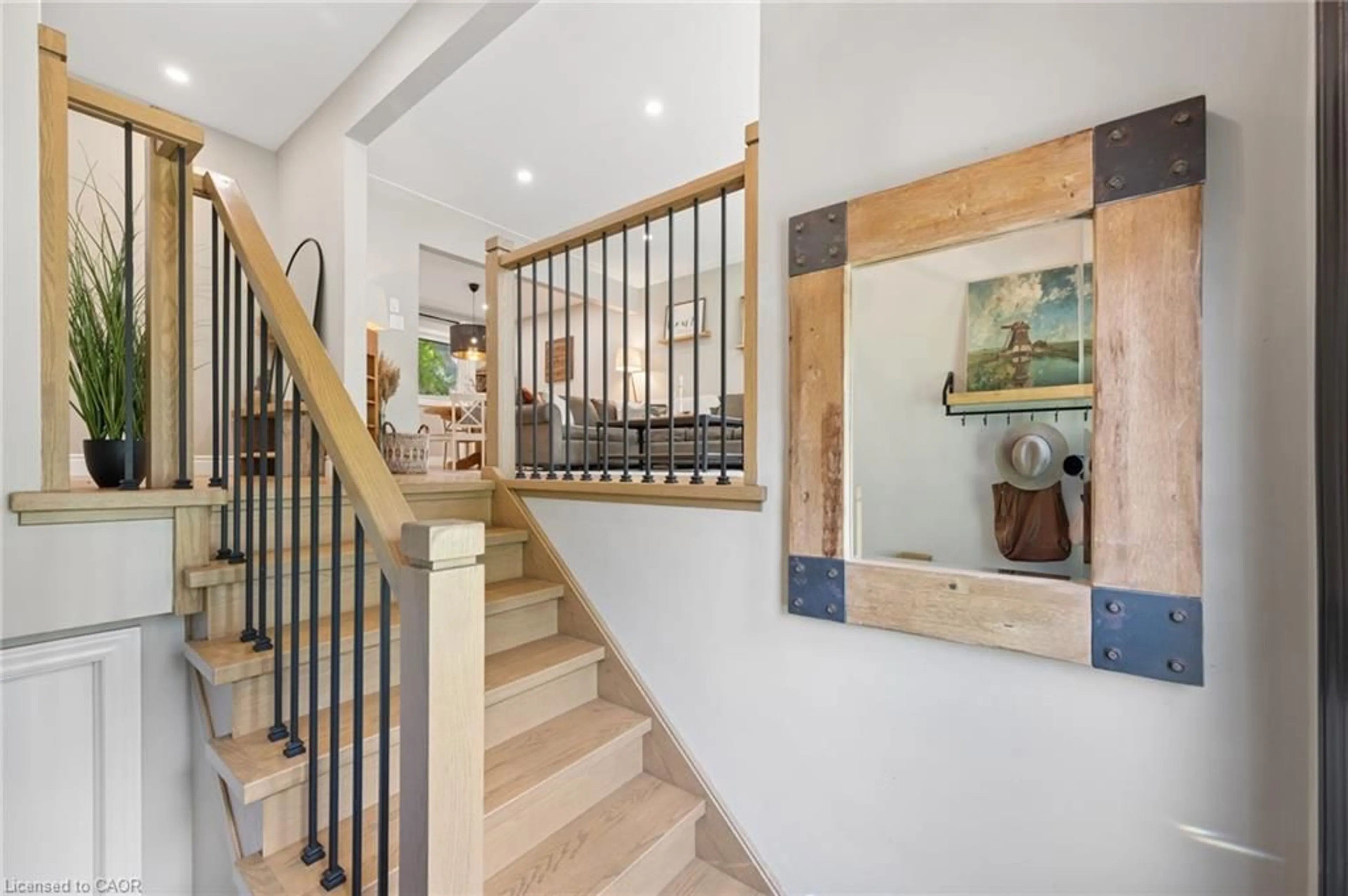 Indoor foyer for 65 Gilmour Cres, Kitchener Ontario N2M 4N5