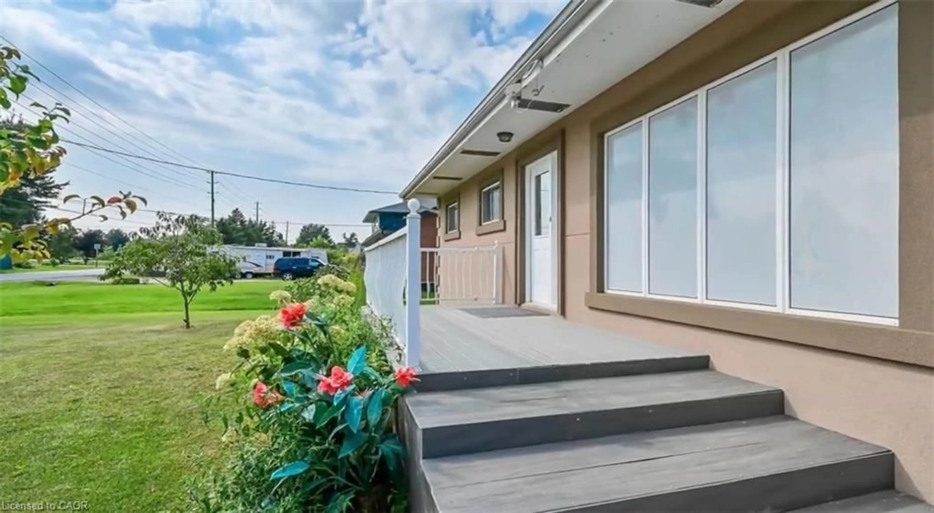 Patio, building for 6540 Twenty Rd, Hamilton Ontario L0R 1P0