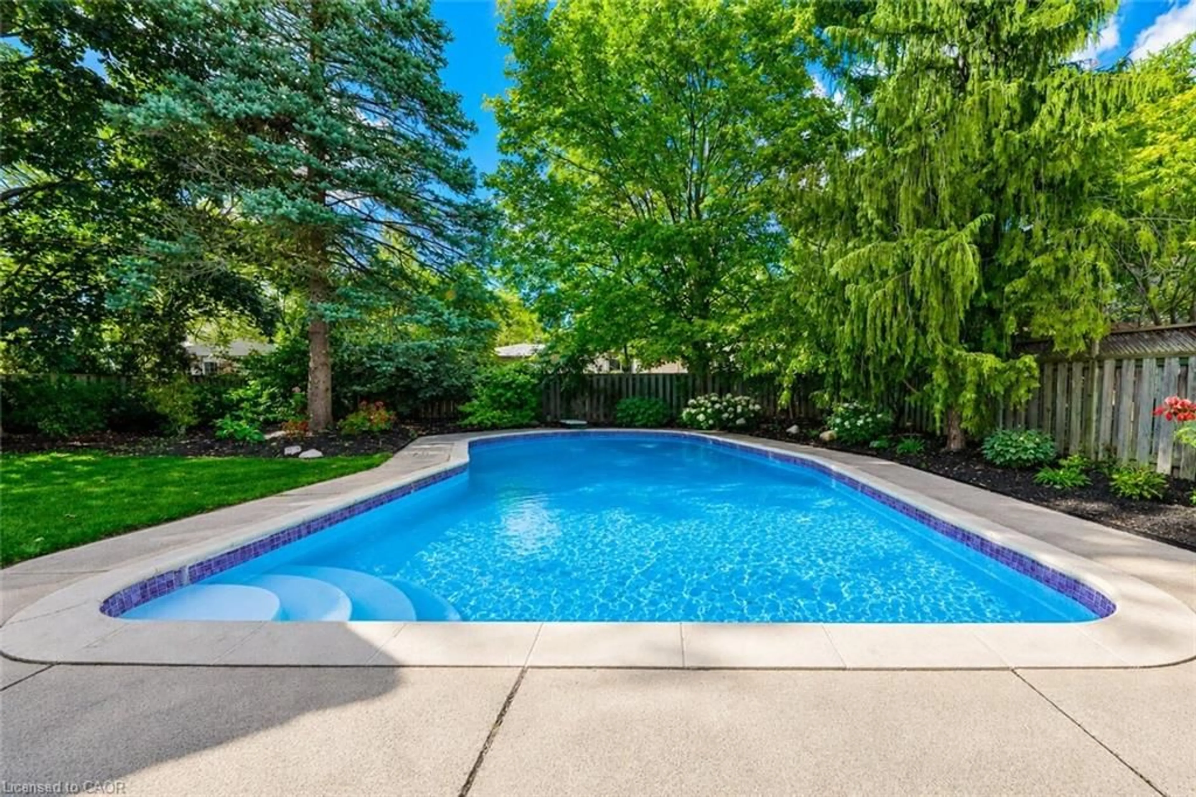 Pool for 2255 Bethnal Green Rd, Oakville Ontario L6J 5J8