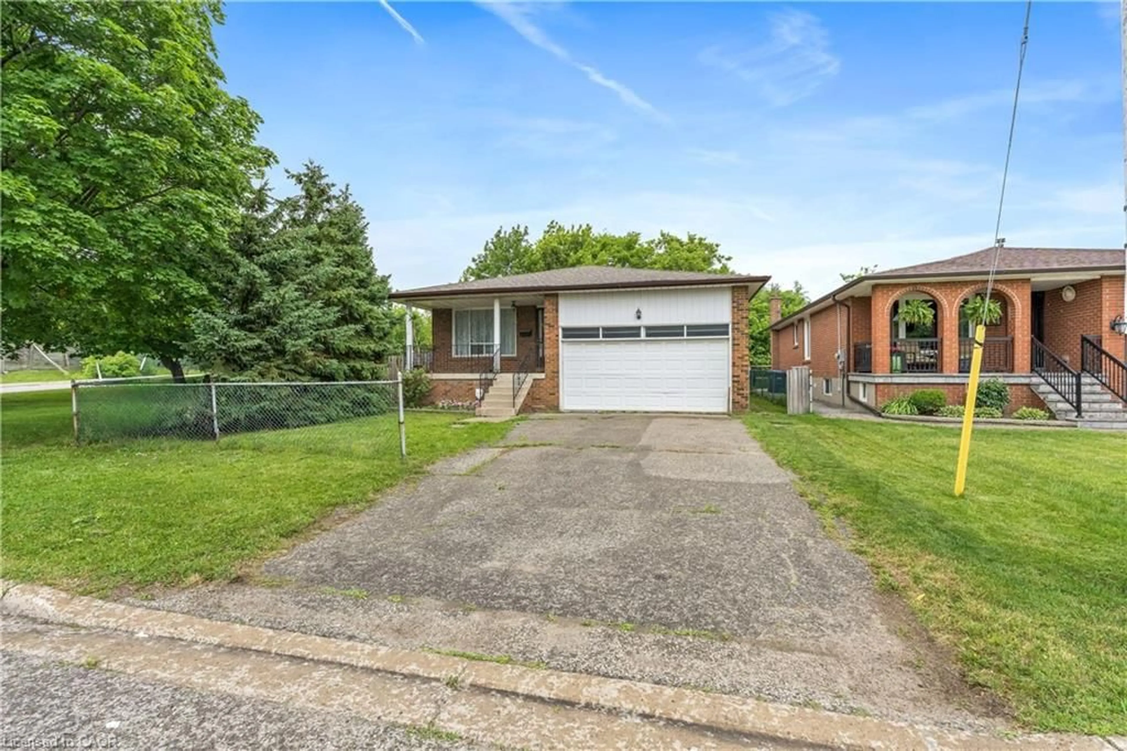 Unknown for 49 Hull St, Malton Ontario L4T 1C4