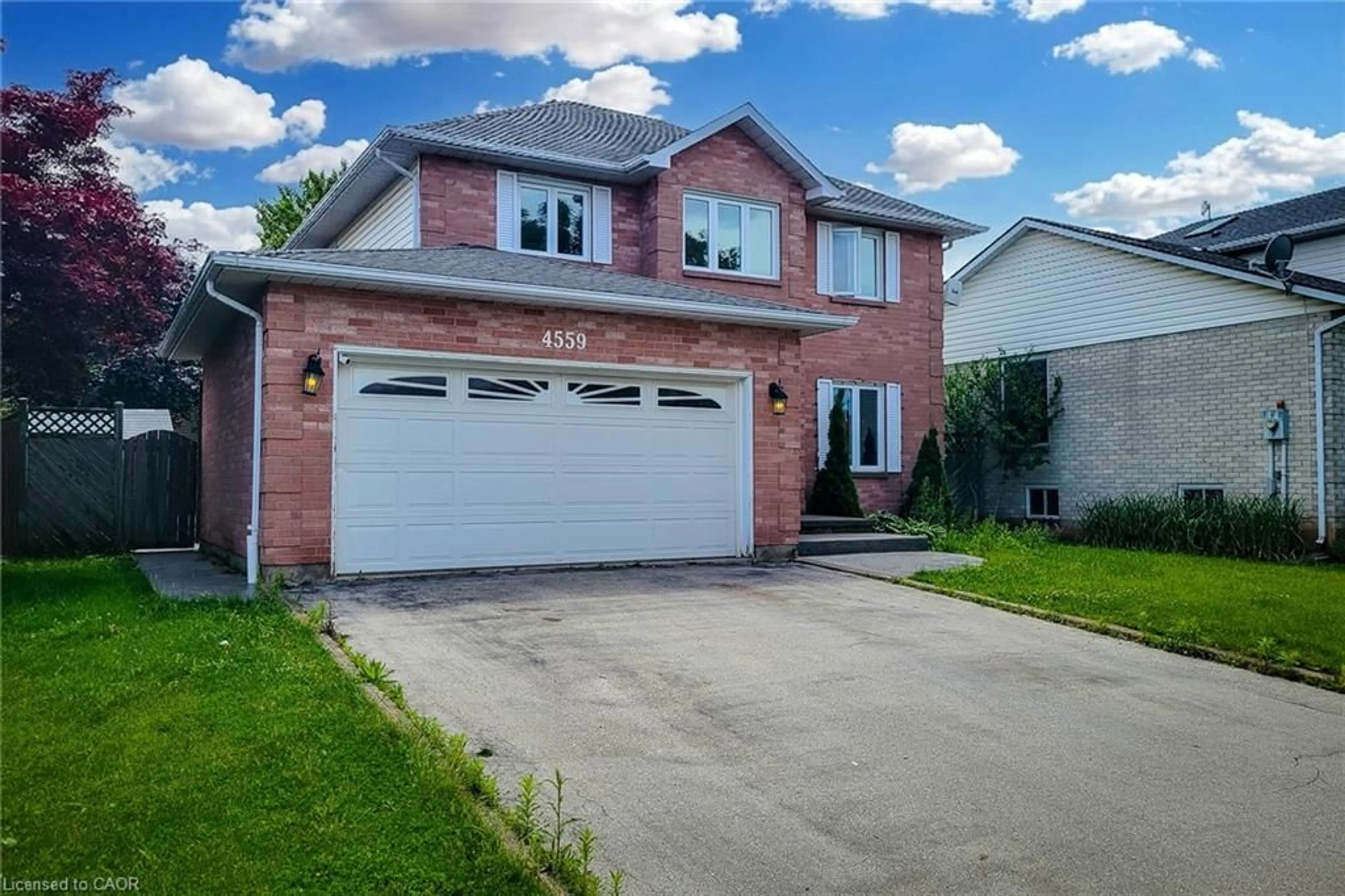 Home with brick exterior material, street for 4559 St. Volodymyr Crt, Lincoln Ontario L0R 1B5