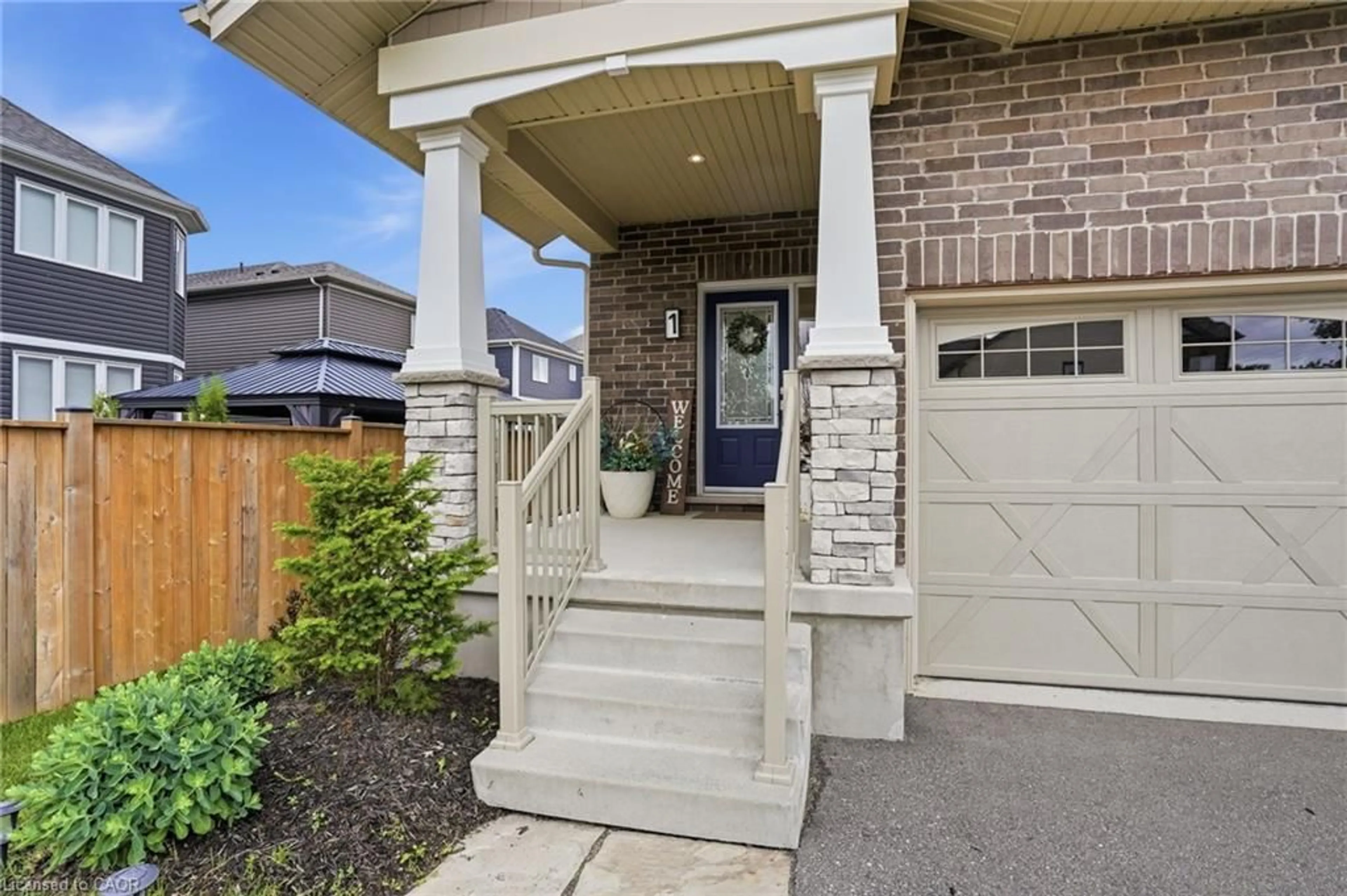 Indoor entryway for 1 Bawcutt Cres, Paris Ontario N3L 0G7