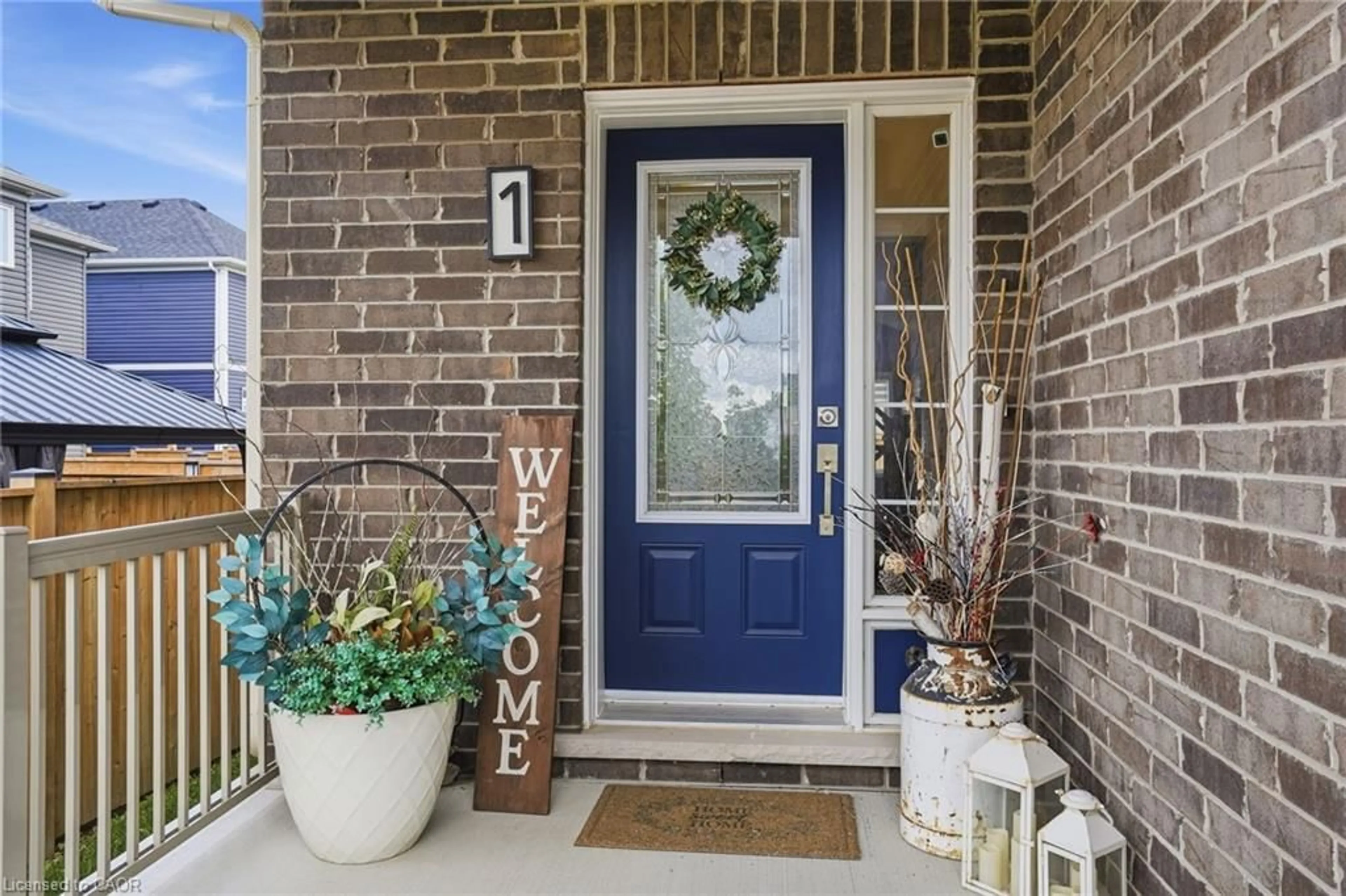 Indoor entryway for 1 Bawcutt Cres, Paris Ontario N3L 0G7