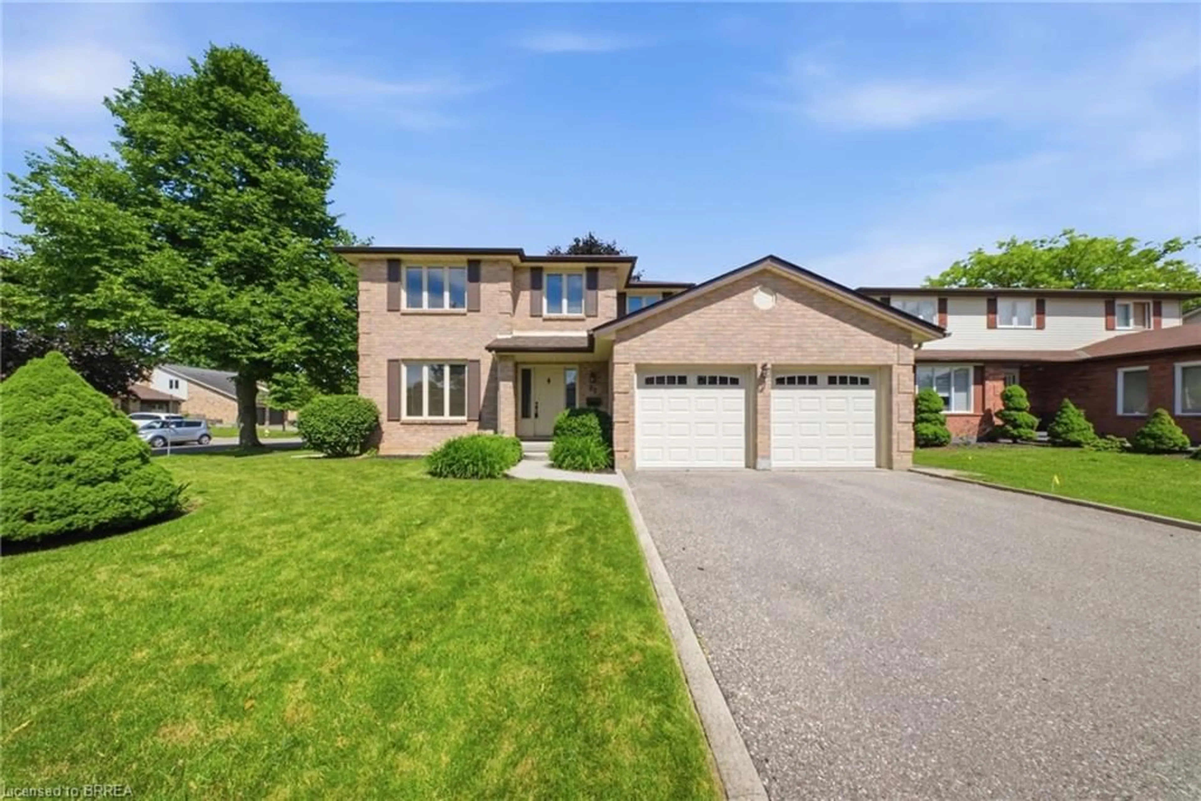 Home with brick exterior material, street for 22 Colonial Cres, Brantford Ontario N3R 7M6