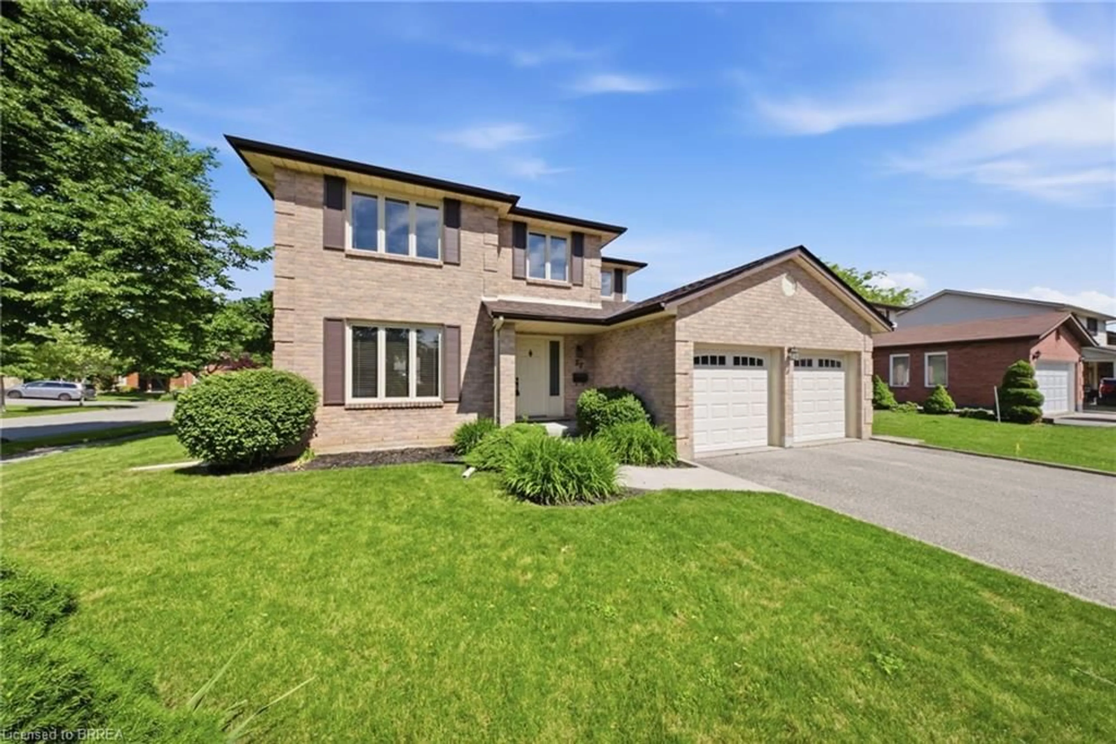 Home with brick exterior material, street for 22 Colonial Cres, Brantford Ontario N3R 7M6