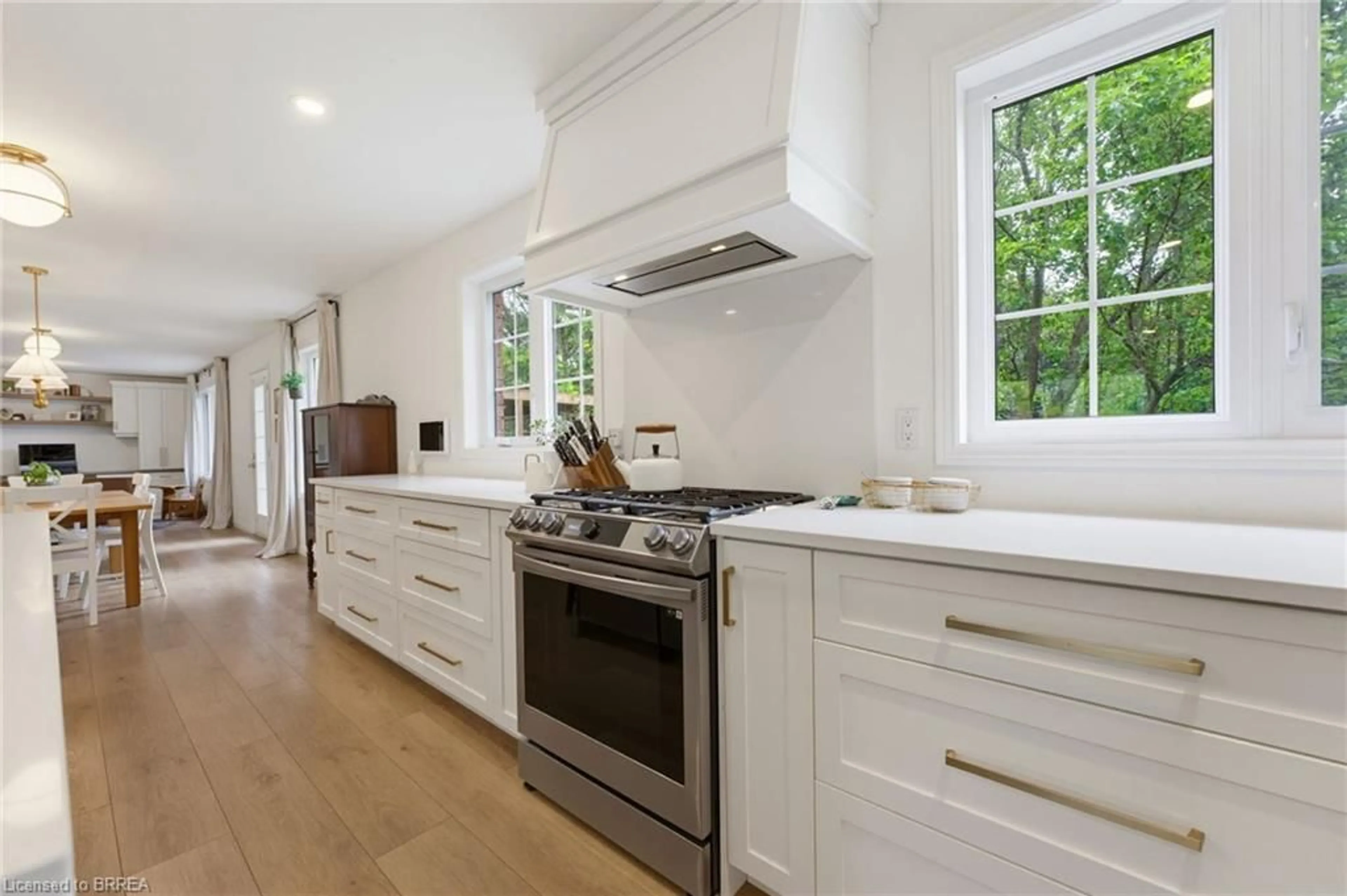 Open concept kitchen, ceramic/tile floor for 27 Hampton Crt, St. George Ontario N0E 1N0