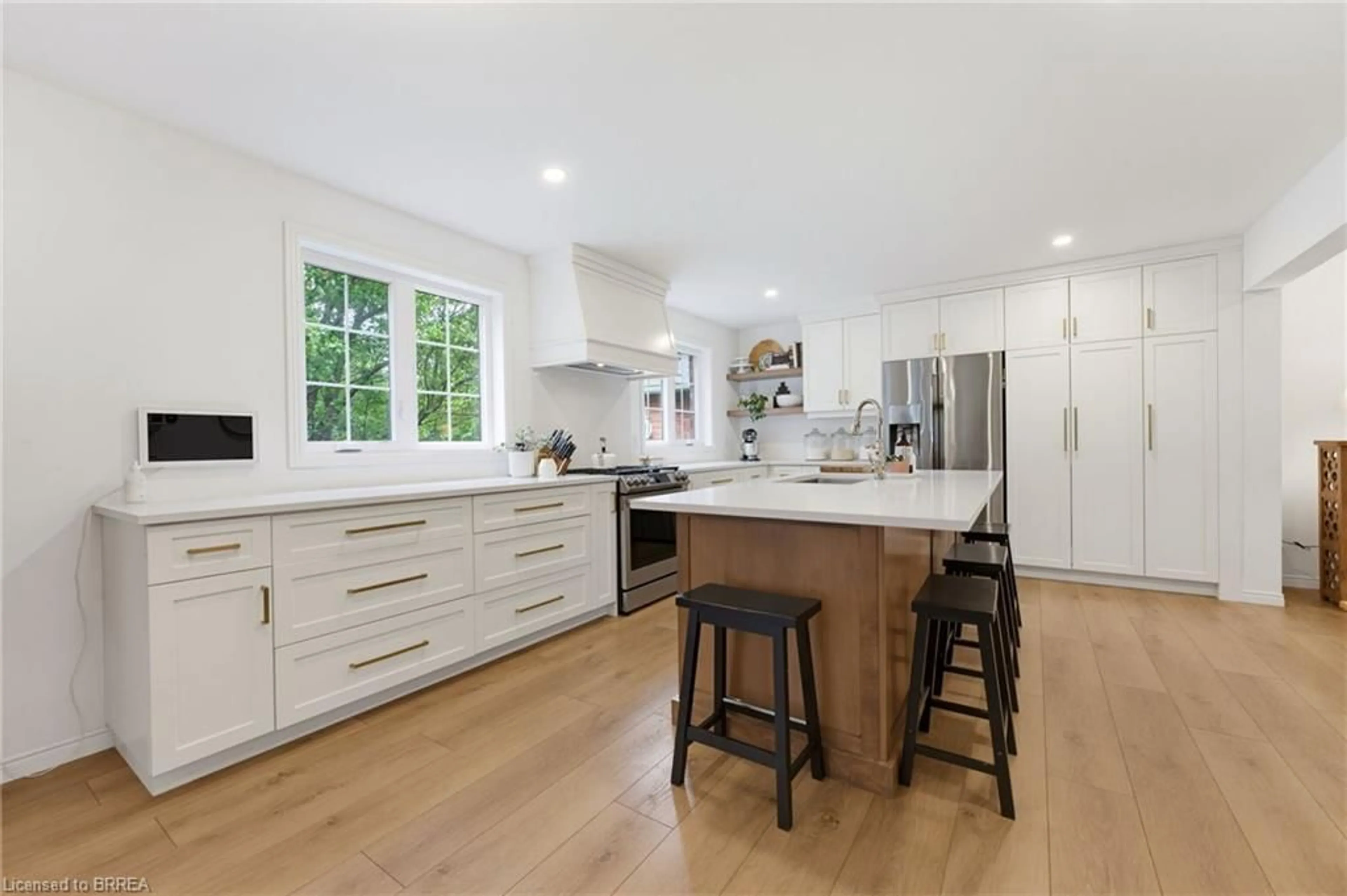 Open concept kitchen, unknown for 27 Hampton Crt, St. George Ontario N0E 1N0