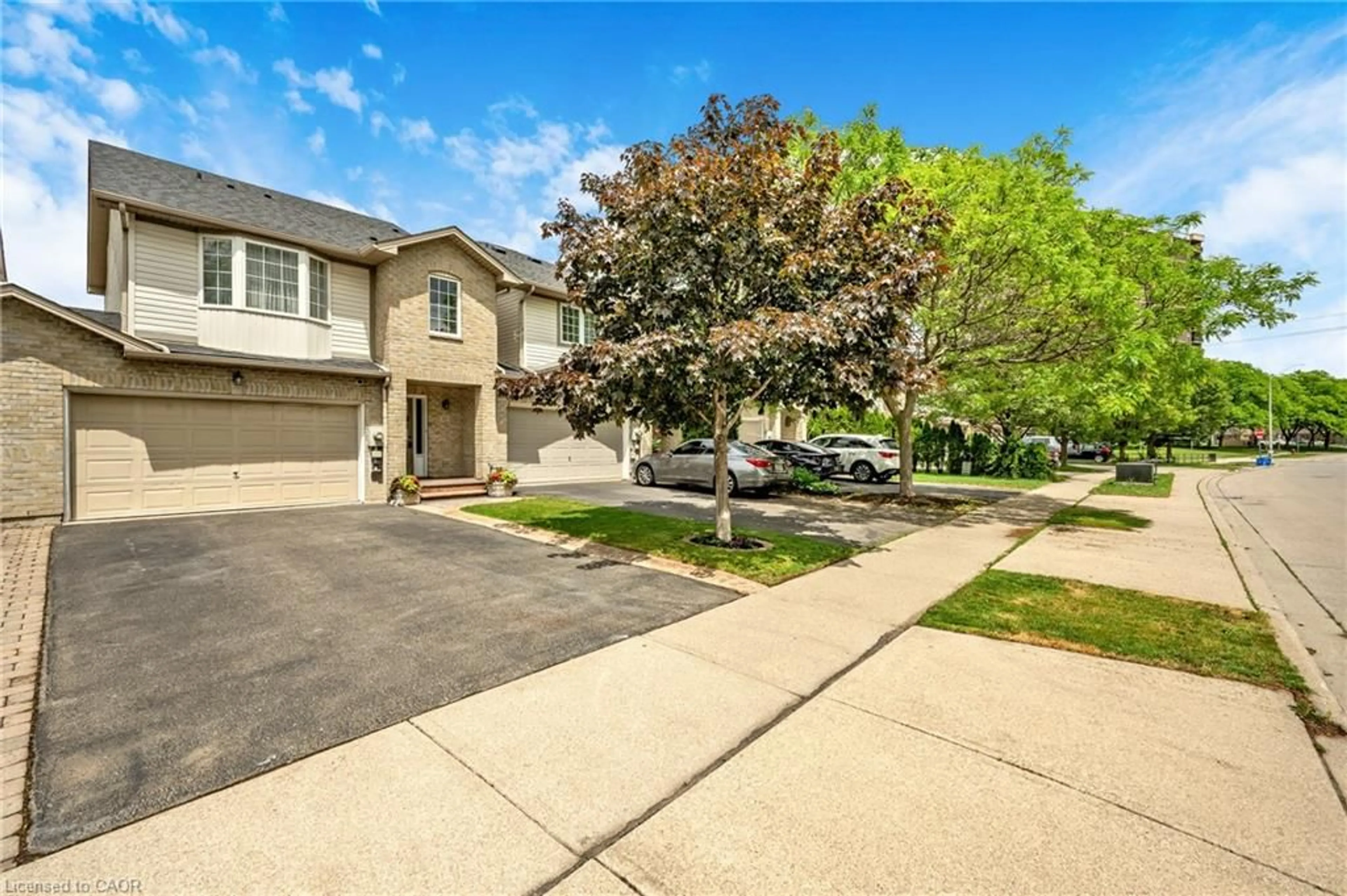 A pic from outside/outdoor area/front of a property/back of a property/a pic from drone, street for 117 Frances Ave, Stoney Creek Ontario L8E 6A3