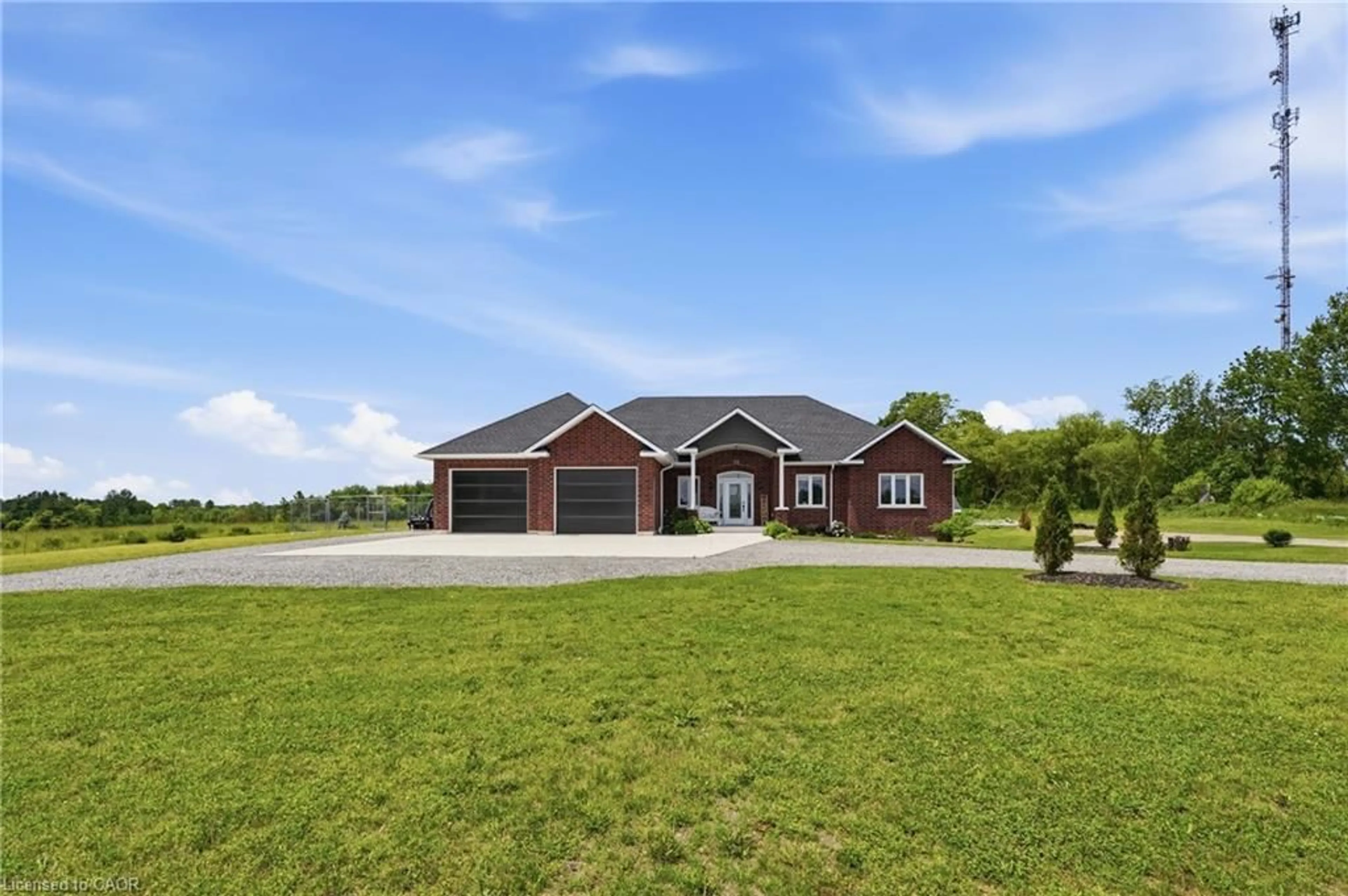 A pic from outside/outdoor area/front of a property/back of a property/a pic from drone, unknown for 117 Mary St, Wingham Ontario N0G 2W0