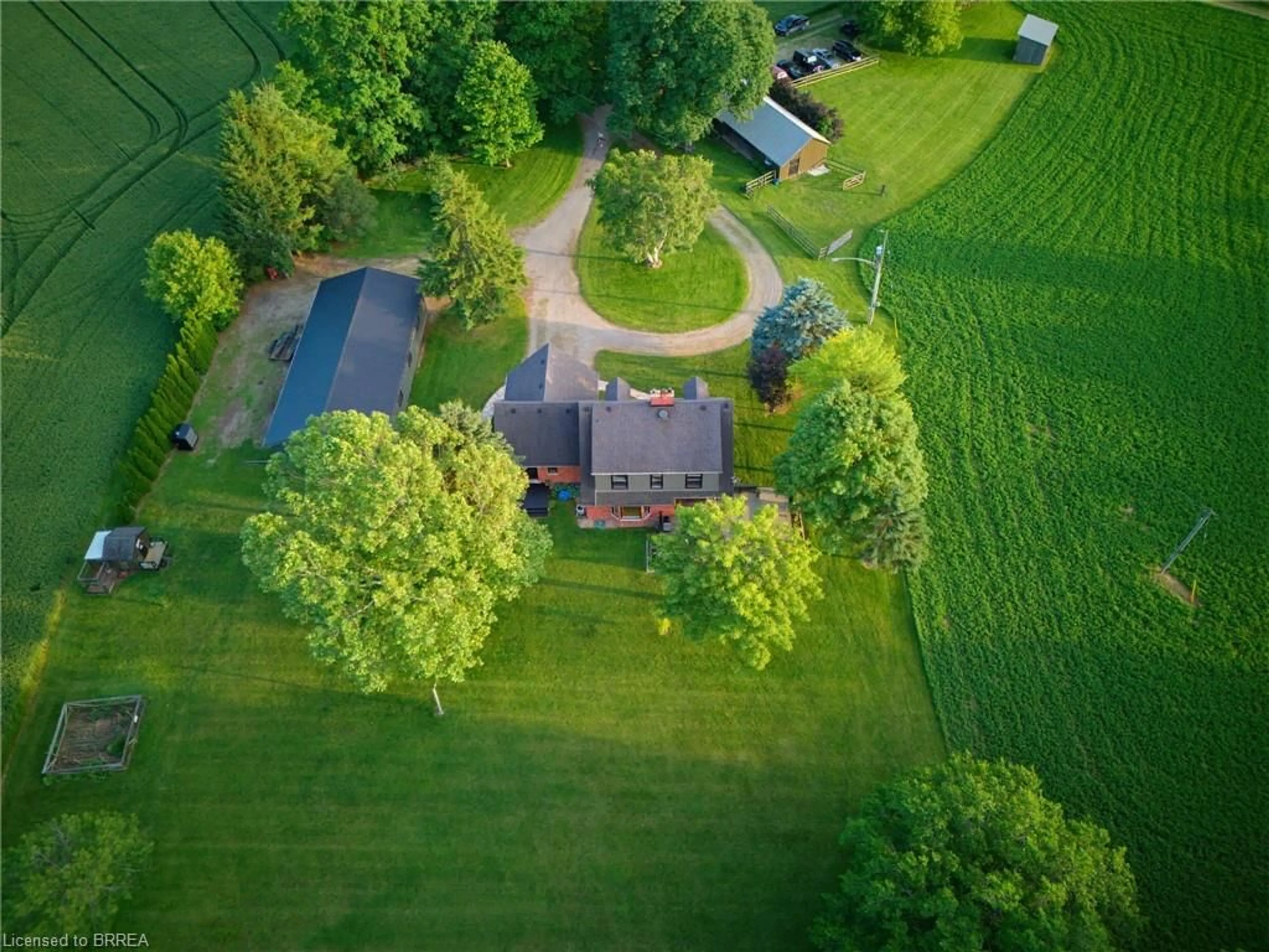 A pic from outside/outdoor area/front of a property/back of a property/a pic from drone, unknown for 99 County Road 18, Brantford Ontario N3T 5L9