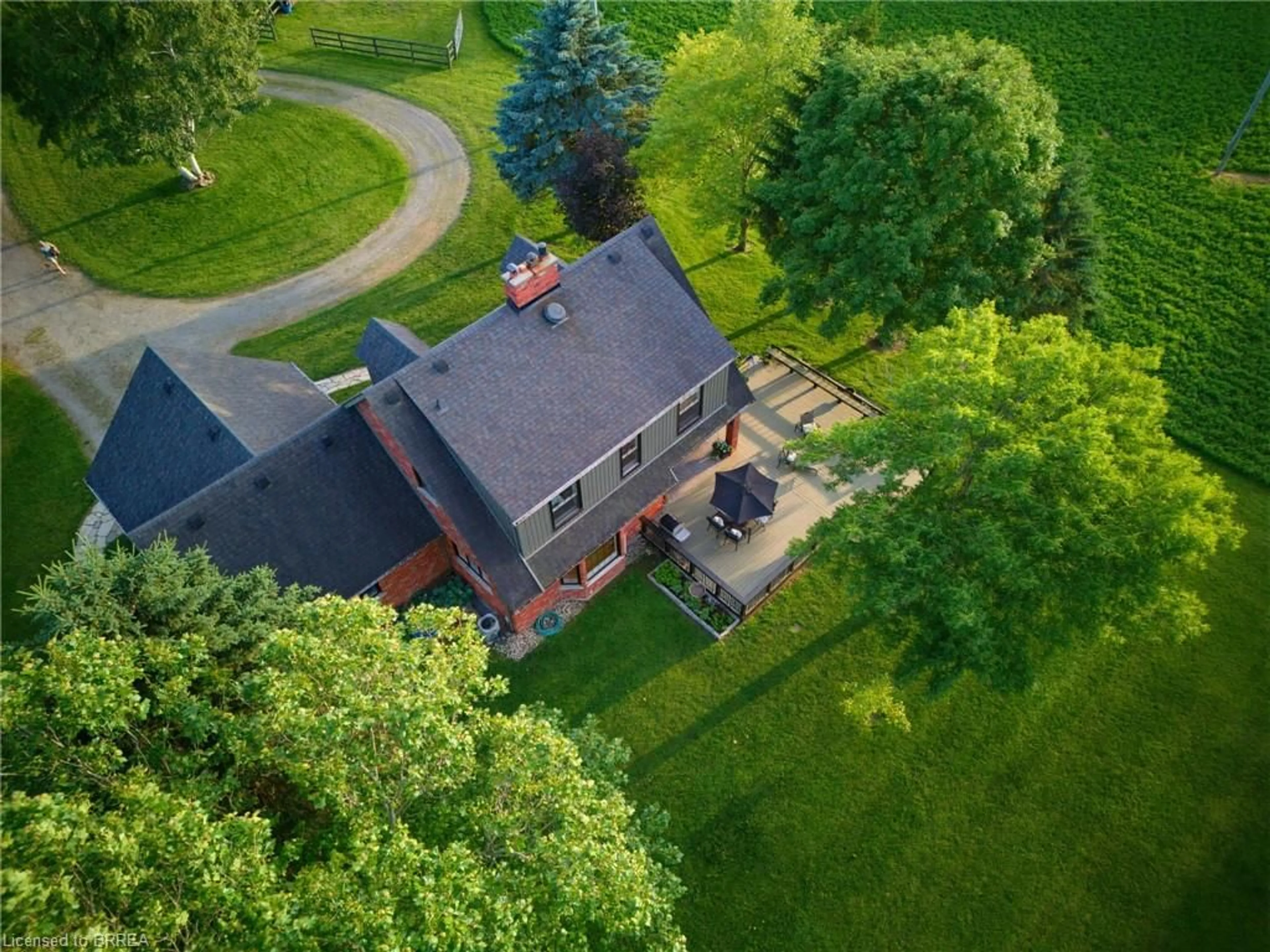 A pic from outside/outdoor area/front of a property/back of a property/a pic from drone, unknown for 99 County Road 18, Brantford Ontario N3T 5L9