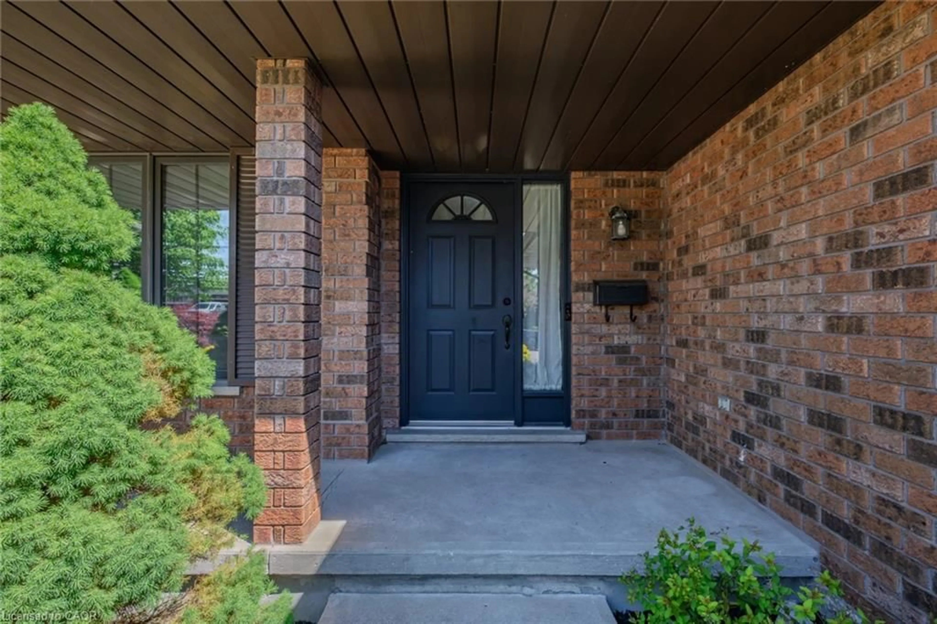 Home with brick exterior material, street for 141 Lynndale Rd, Simcoe Ontario N3Y 5J1