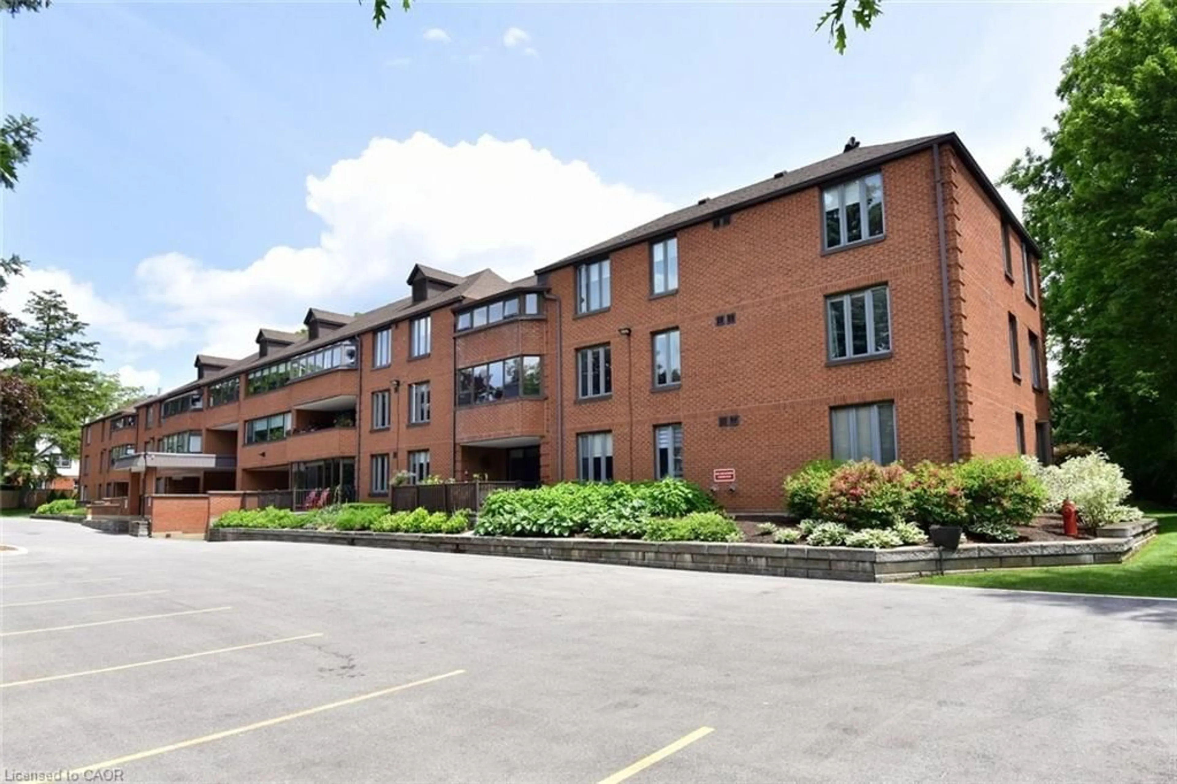 Patio, building for 150 Wilson St #303, Ancaster Ontario L9G 4E7