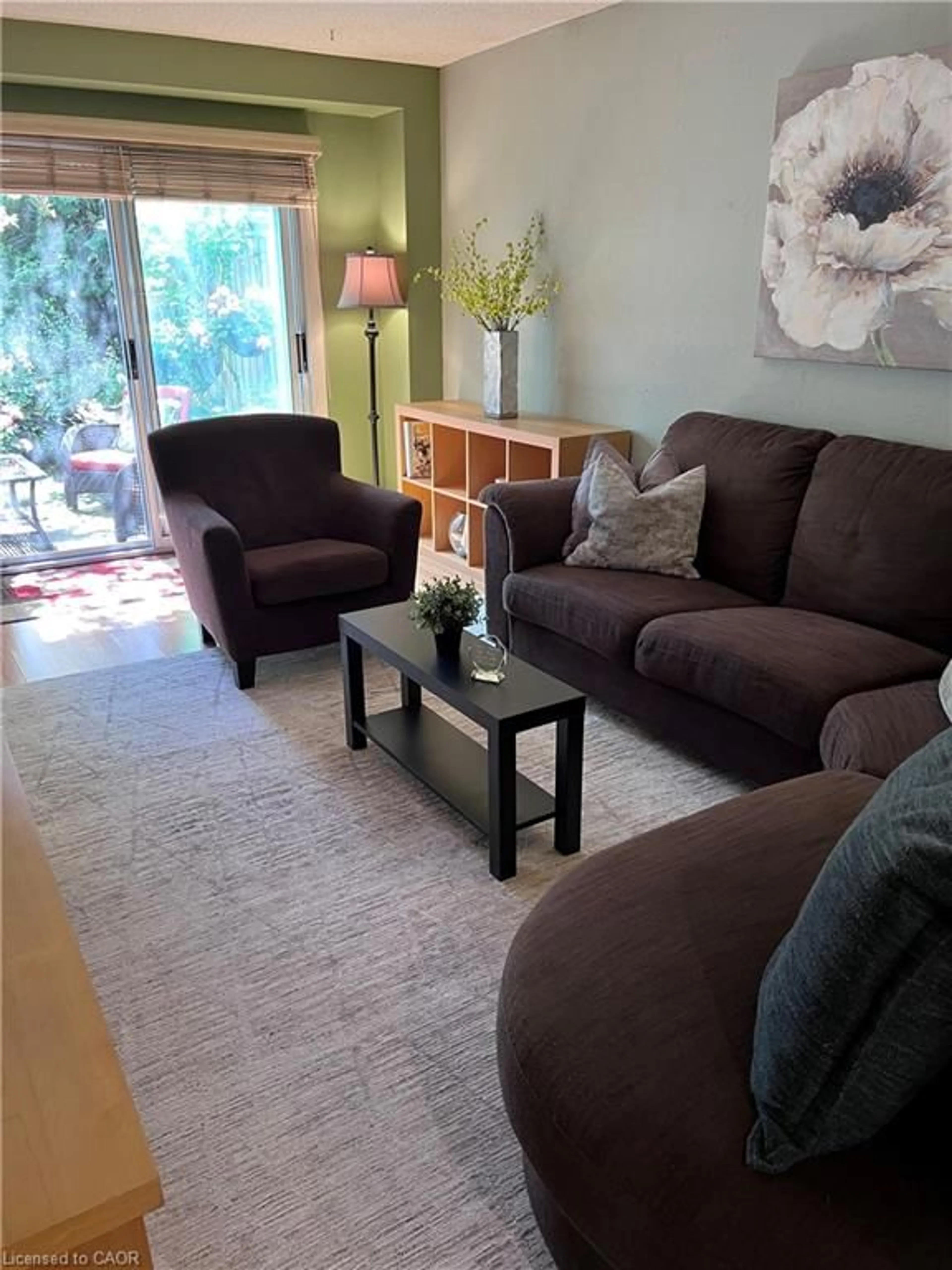 Living room with furniture, unknown for 473 Woodview Rd #2, Burlington Ontario L7N 2Z9