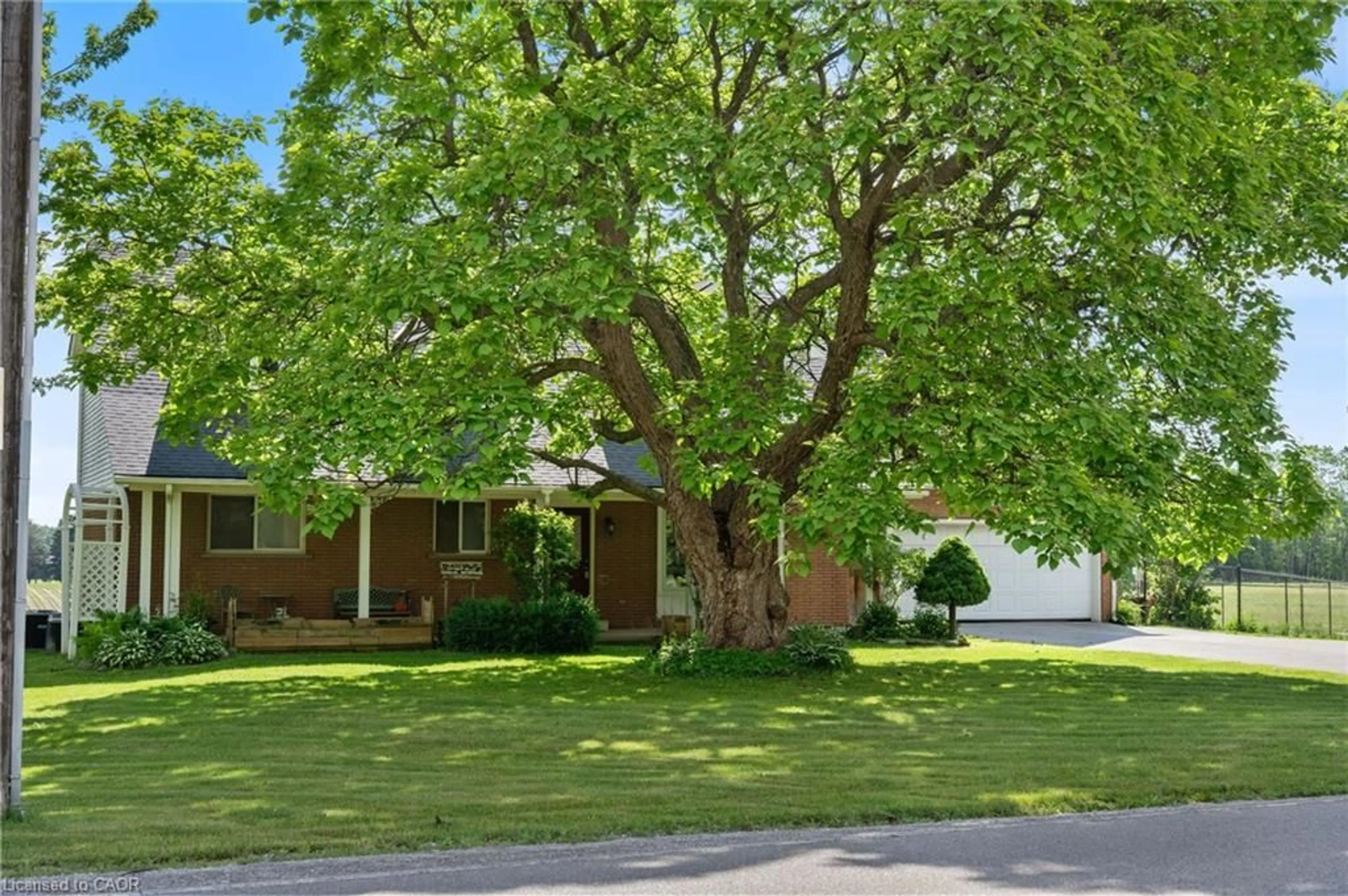 A pic from outside/outdoor area/front of a property/back of a property/a pic from drone, street for 1652 Old Highway 24, Waterford Ontario N0E 1Y0