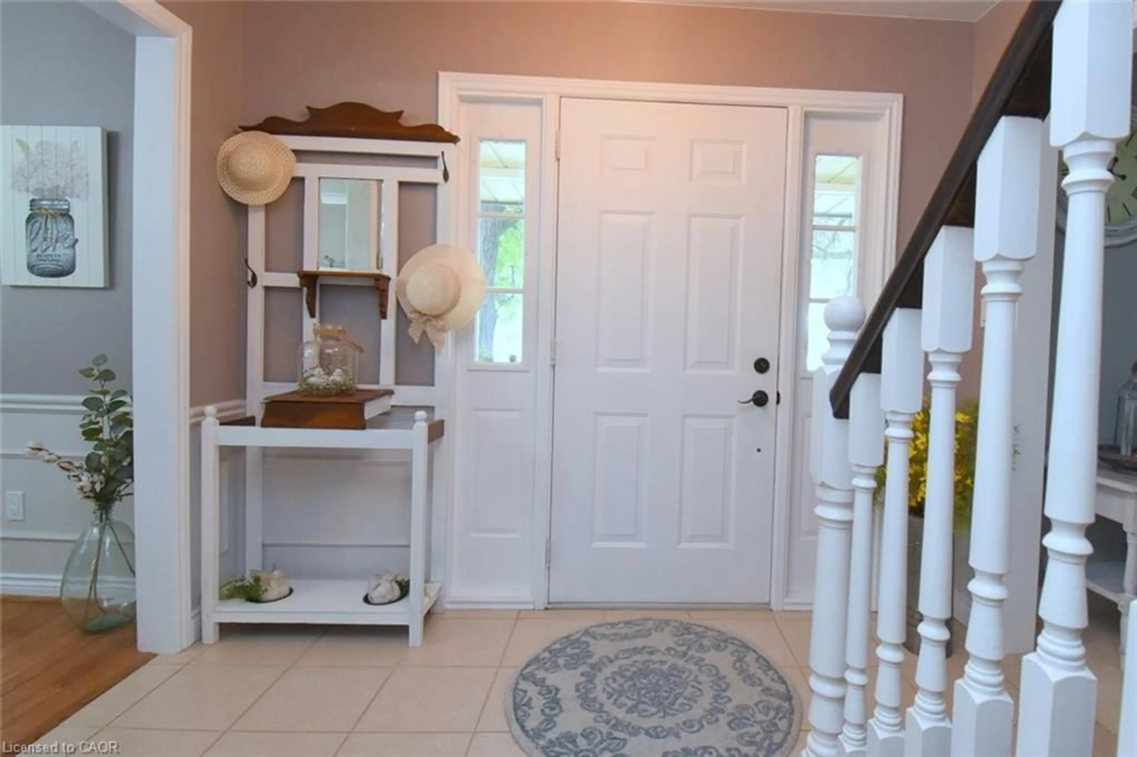 Indoor entryway for 24 Shaw St, Caledonia Ontario N3W 1K2