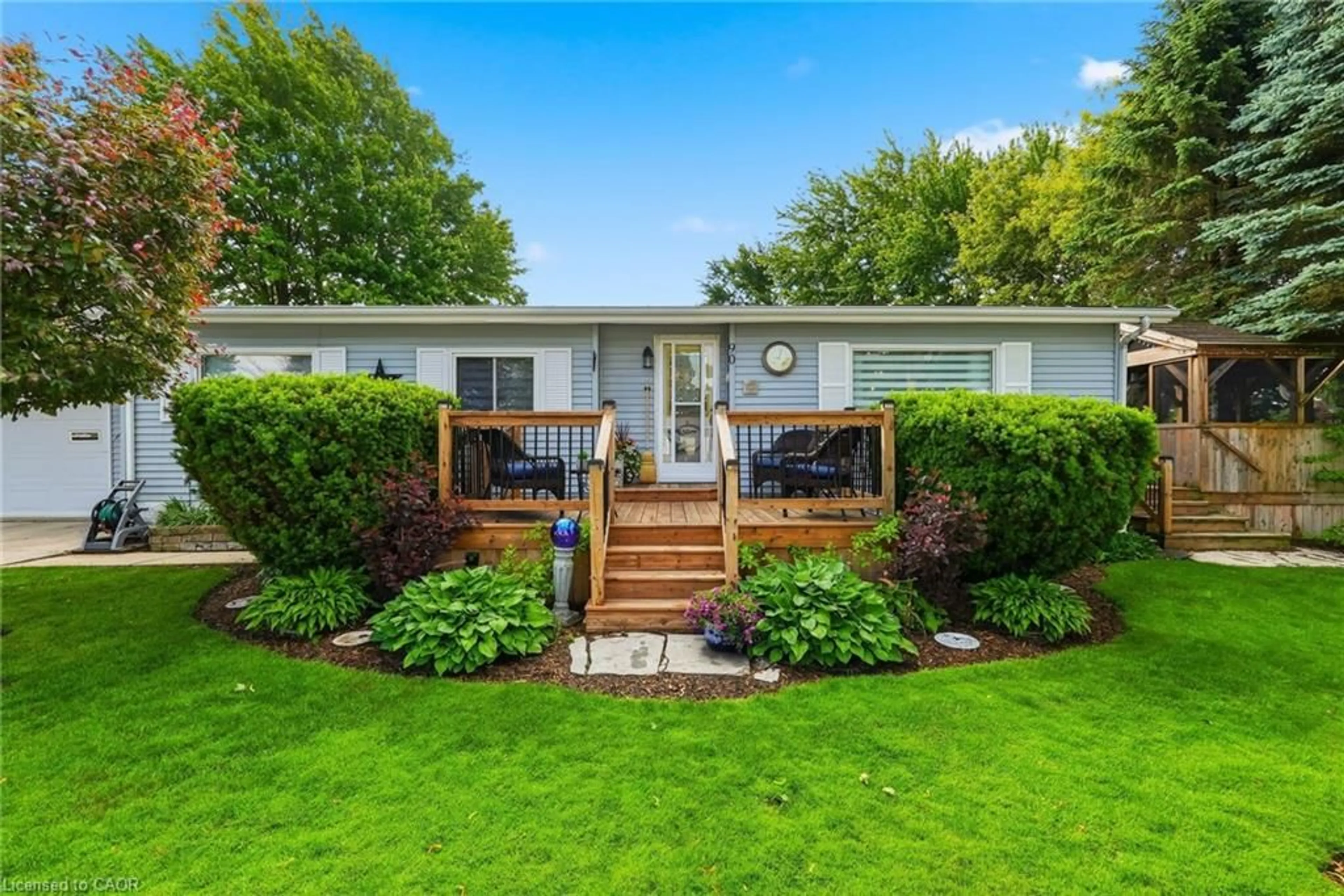 Home with vinyl exterior material, unknown for 90 Fairview Cres, Listowel Ontario N4W 3G8