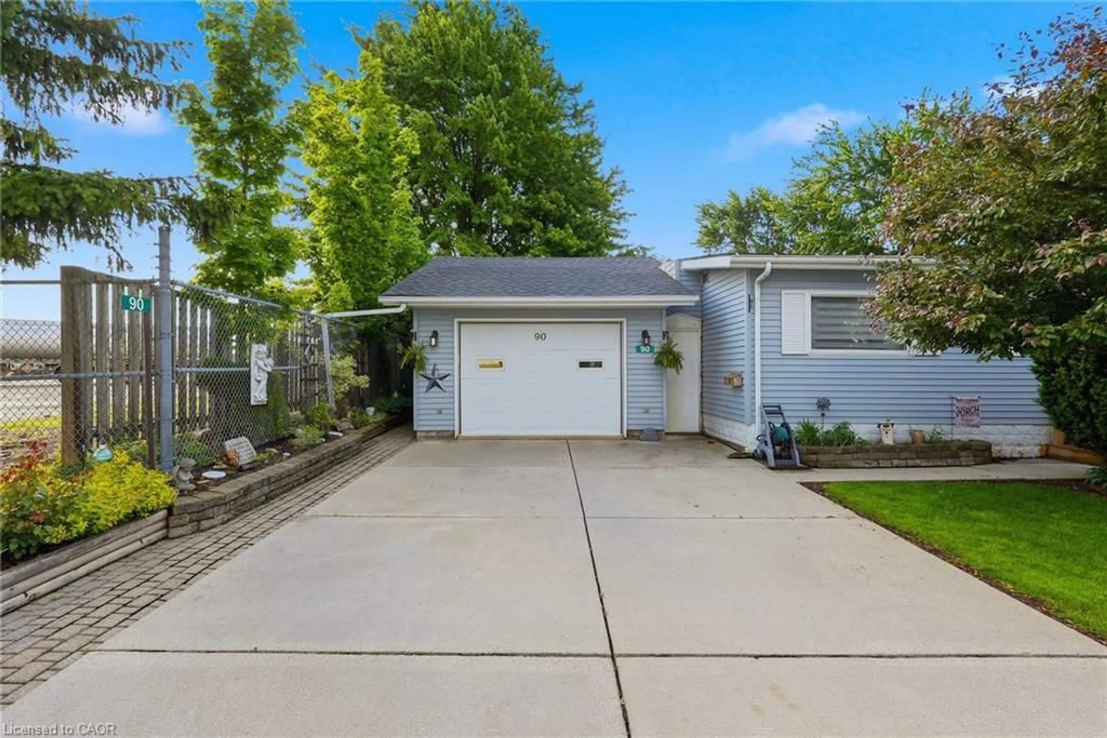 Unknown for 90 Fairview Cres, Listowel Ontario N4W 3G8