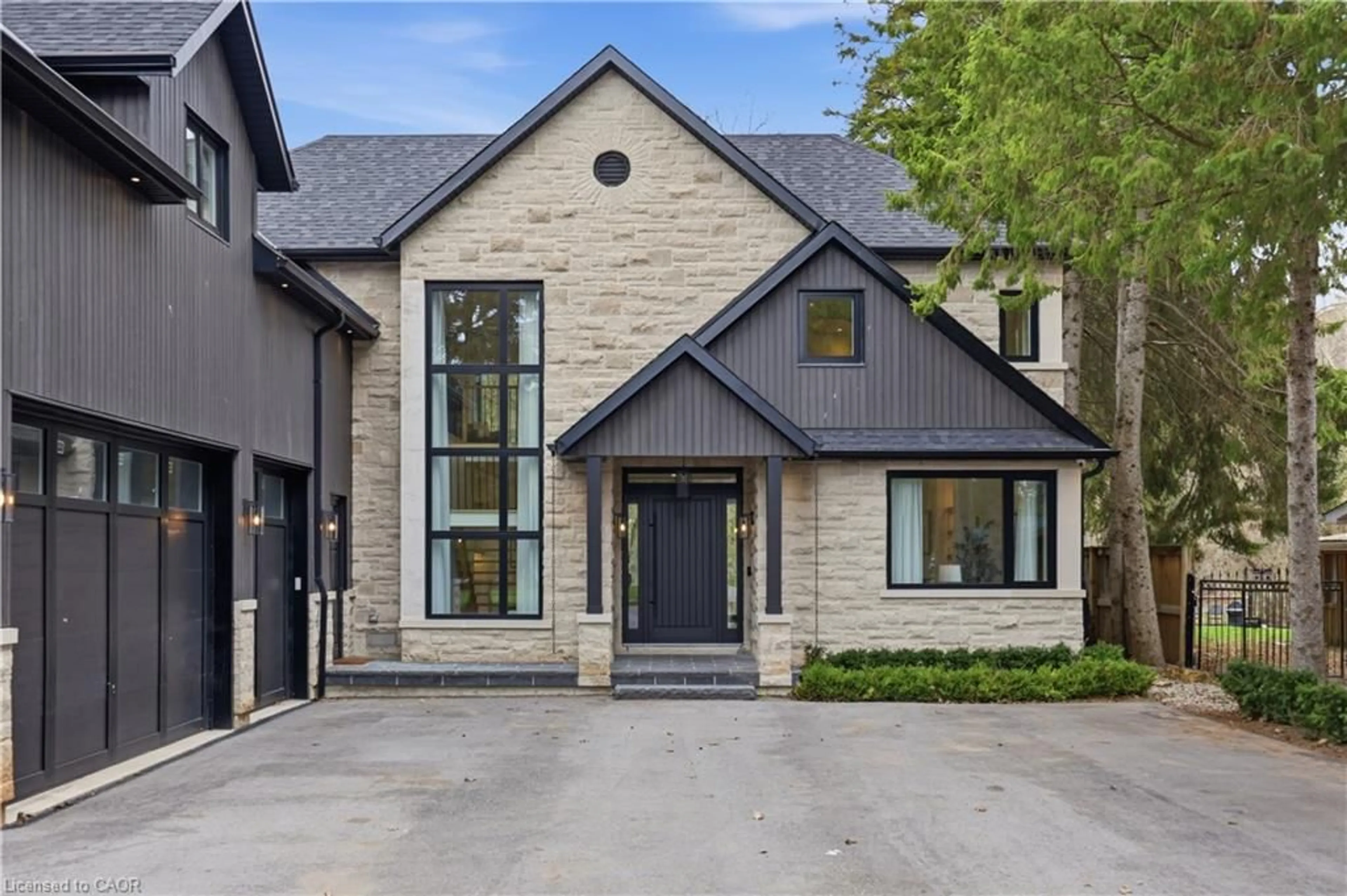 Home with brick exterior material, street for 39 Credit Rd, Cheltenham Ontario L7C 3J3